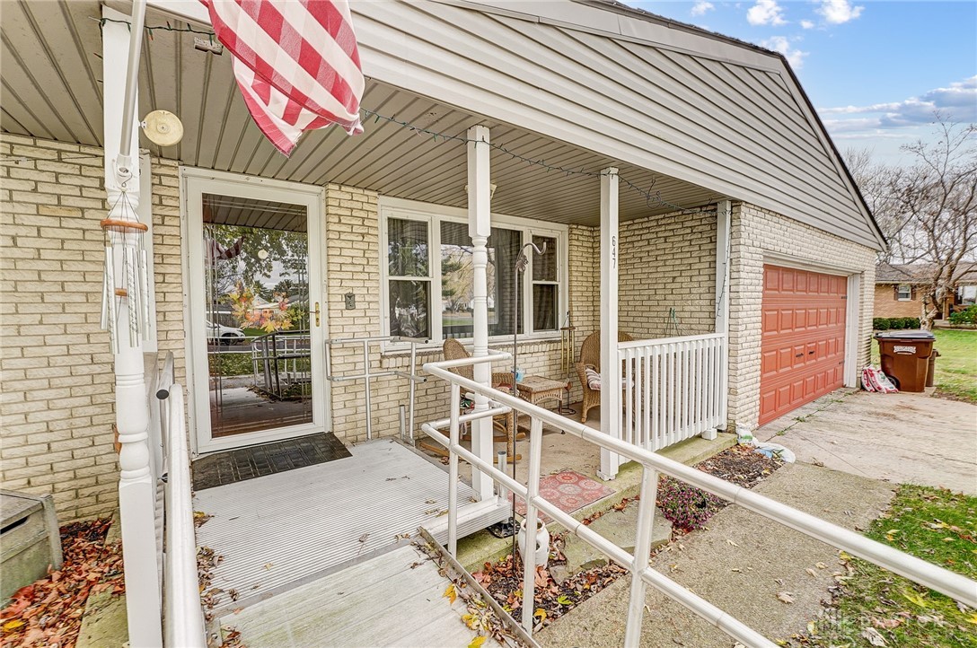 647 W Crescent Lane