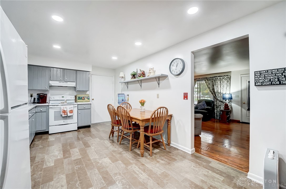 647 W Crescent Lane