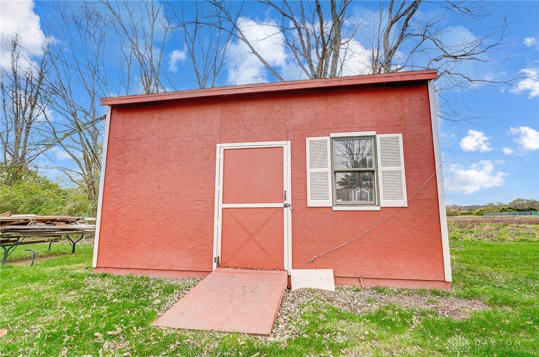 647 W Crescent Lane