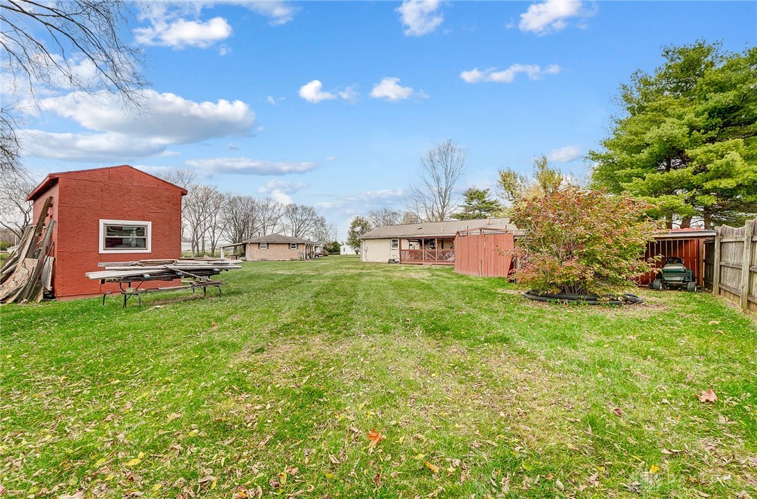 647 W Crescent Lane