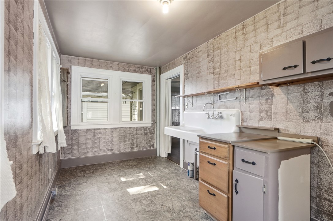 111 N Sutphin Street
