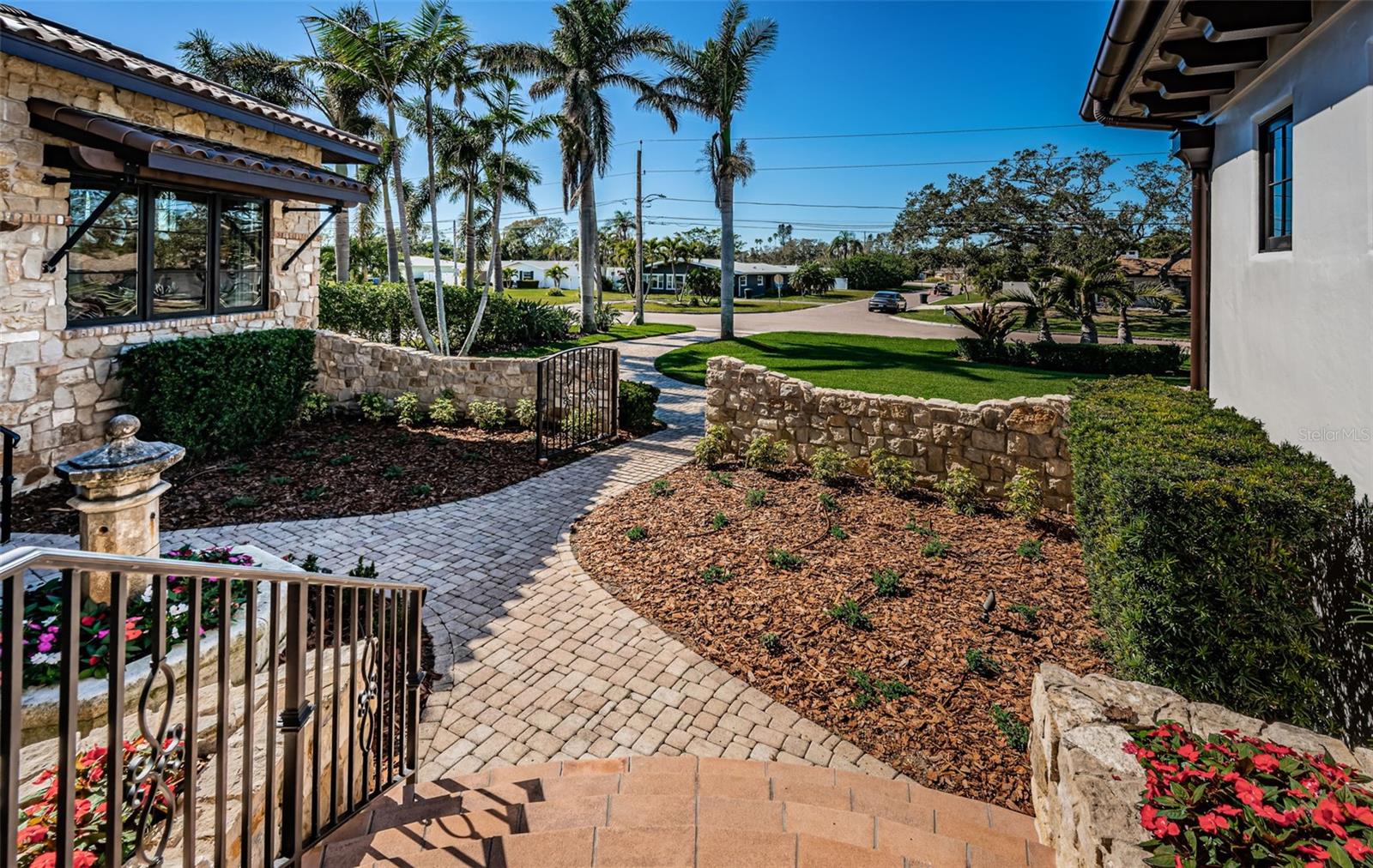 3901 BAYSHORE BLVD NE