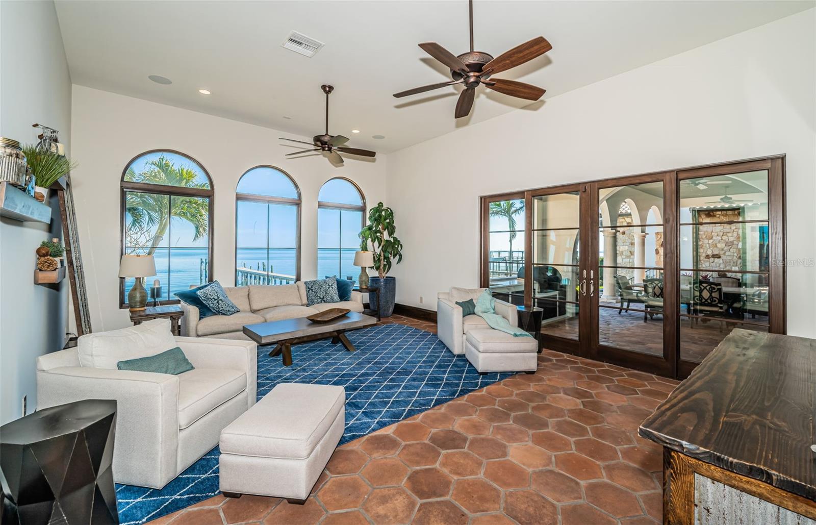 3901 BAYSHORE BLVD NE