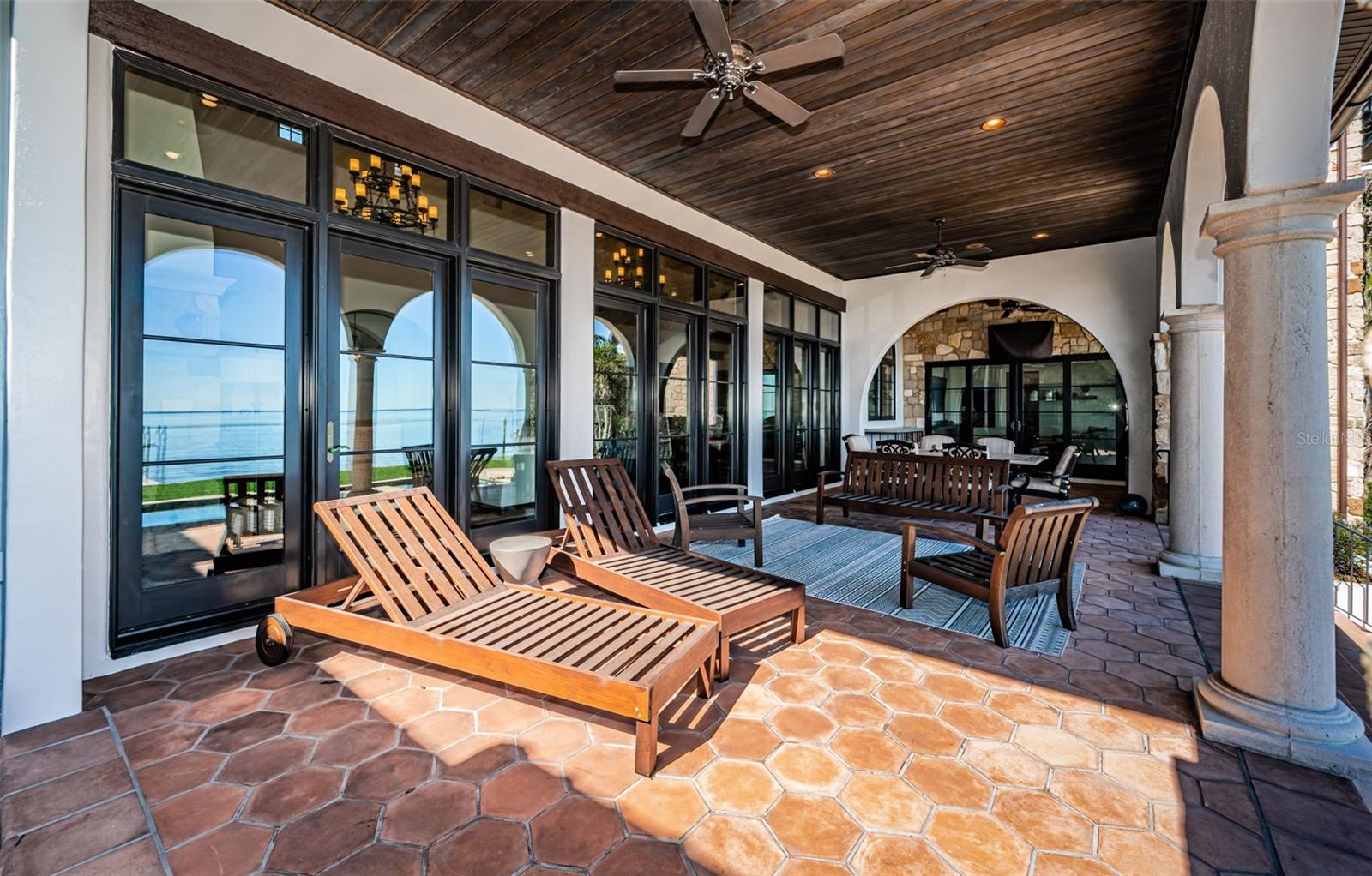 3901 BAYSHORE BLVD NE