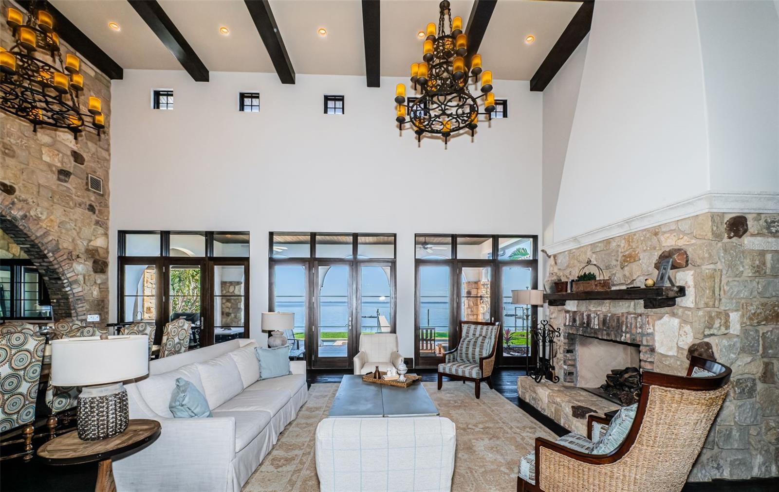 3901 BAYSHORE BLVD NE