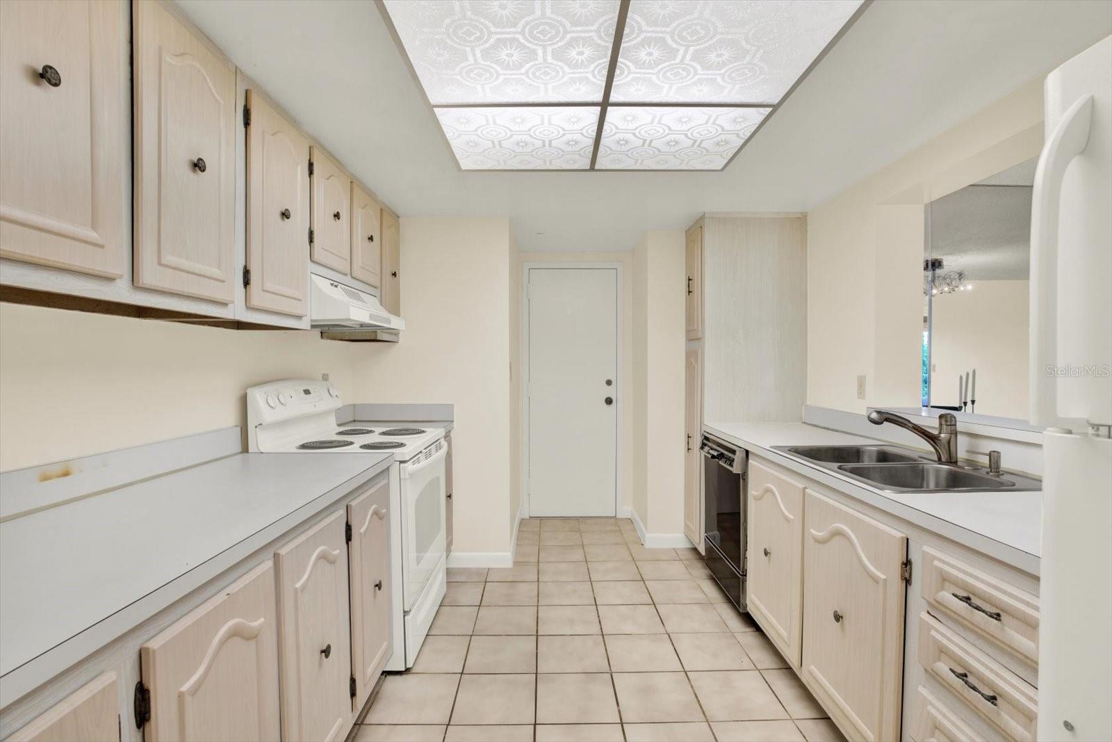 2611 BAYSHORE BLVD #304