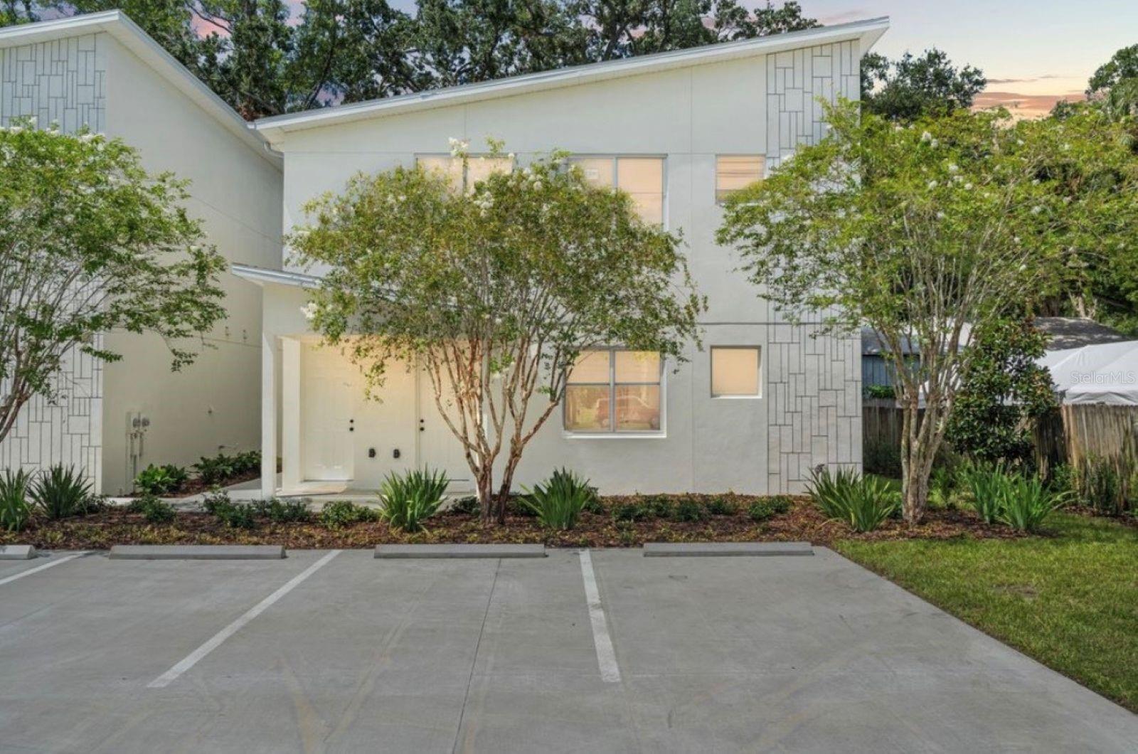 4206 N MANHATTAN AVE #2