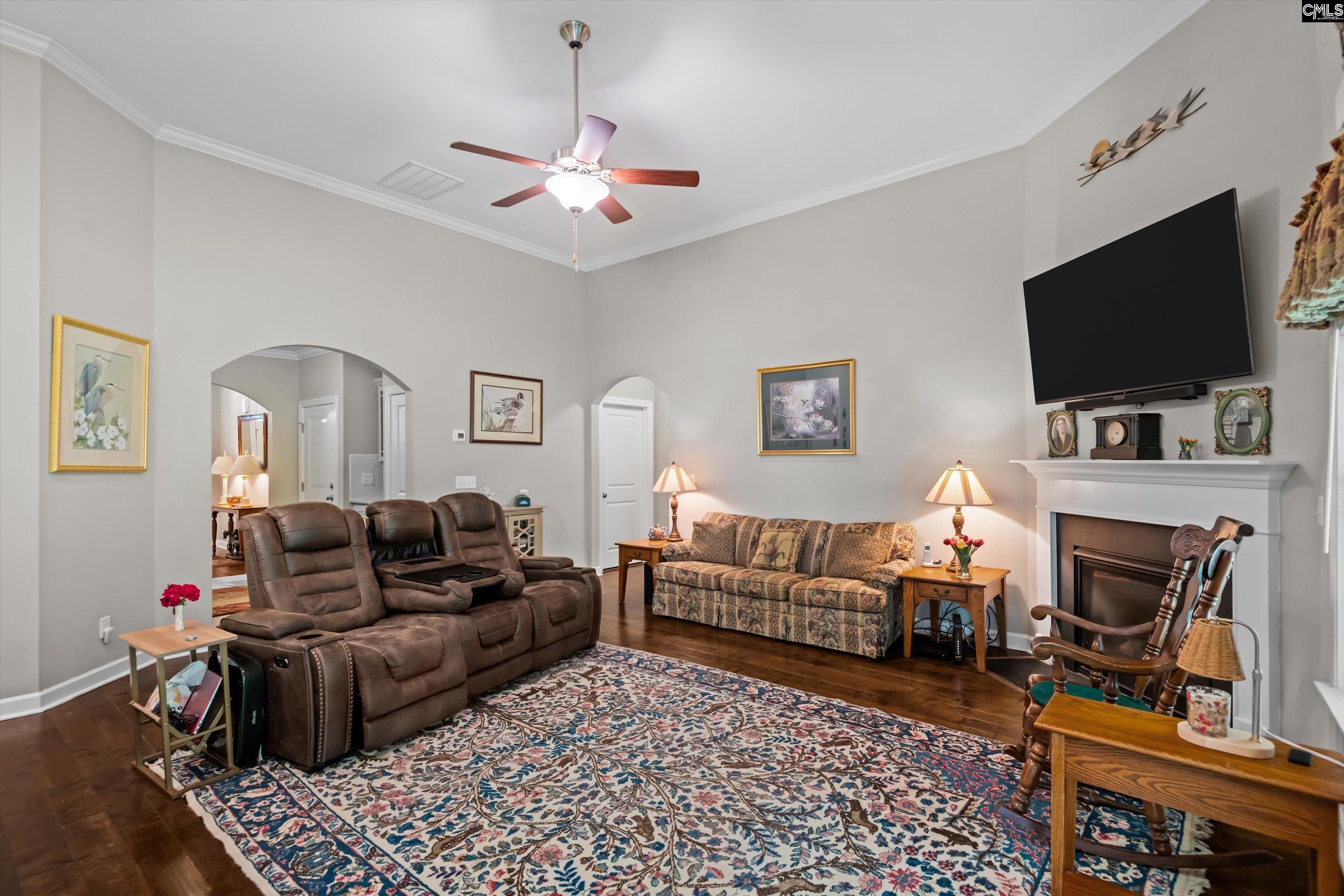 140 Fitzwarin Court
