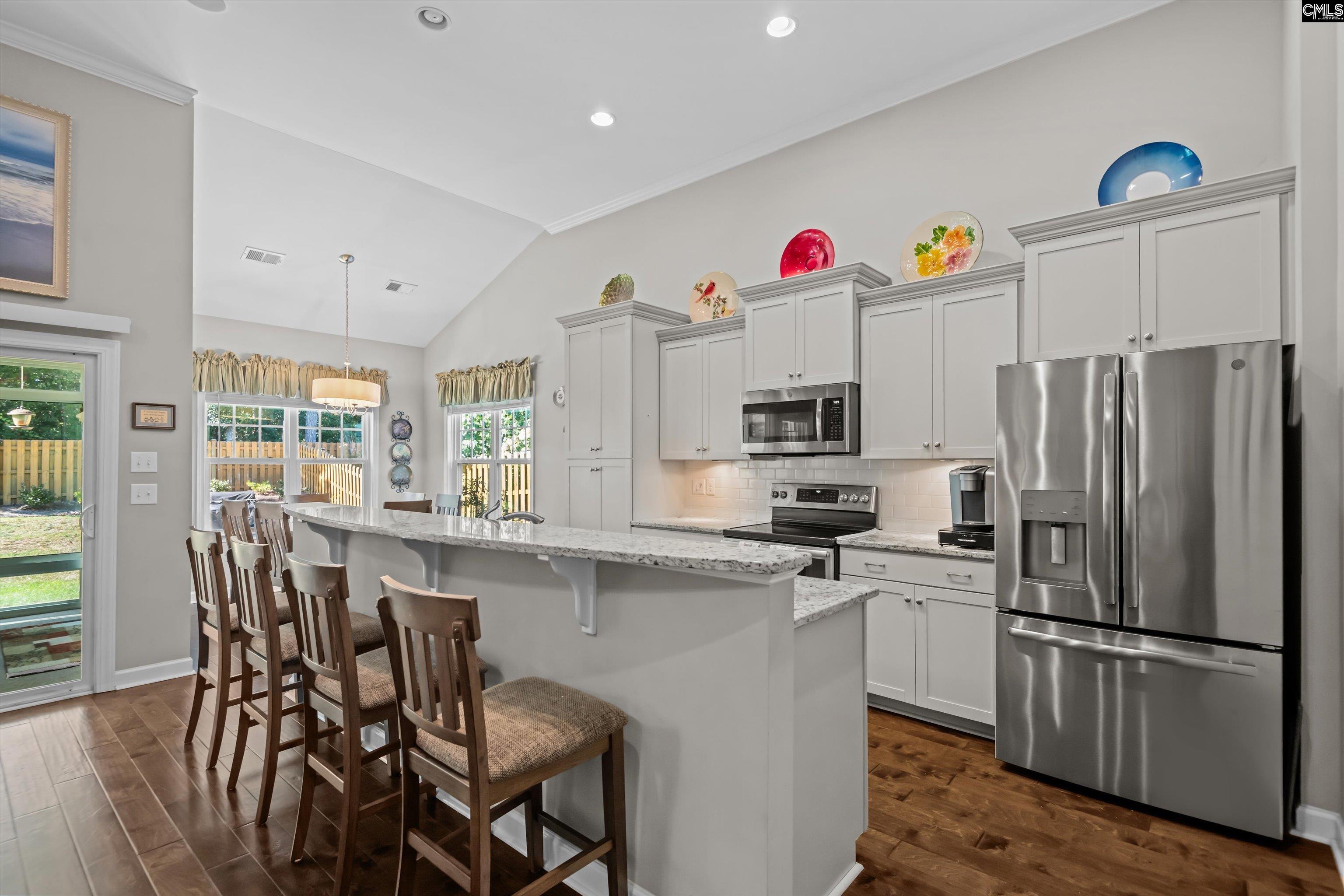 140 Fitzwarin Court