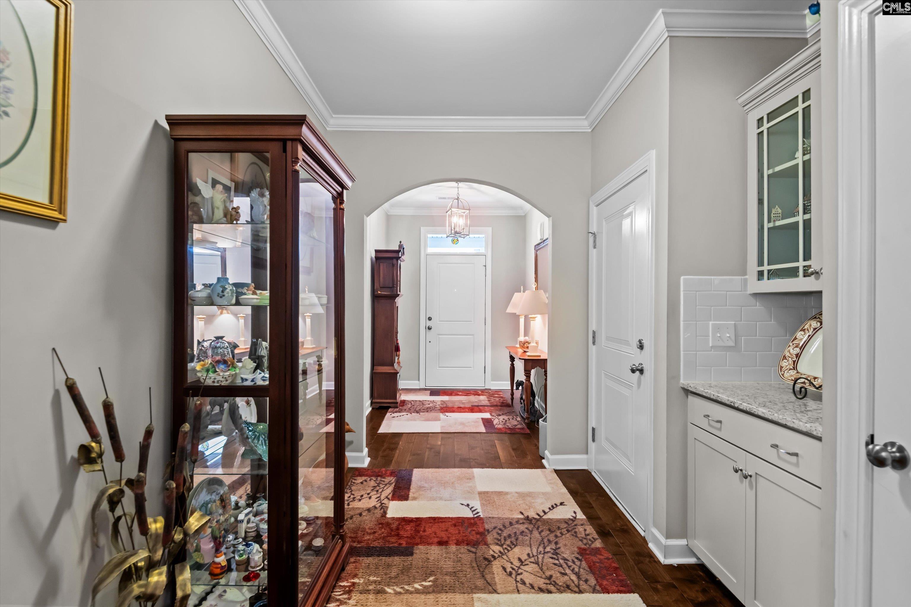 140 Fitzwarin Court