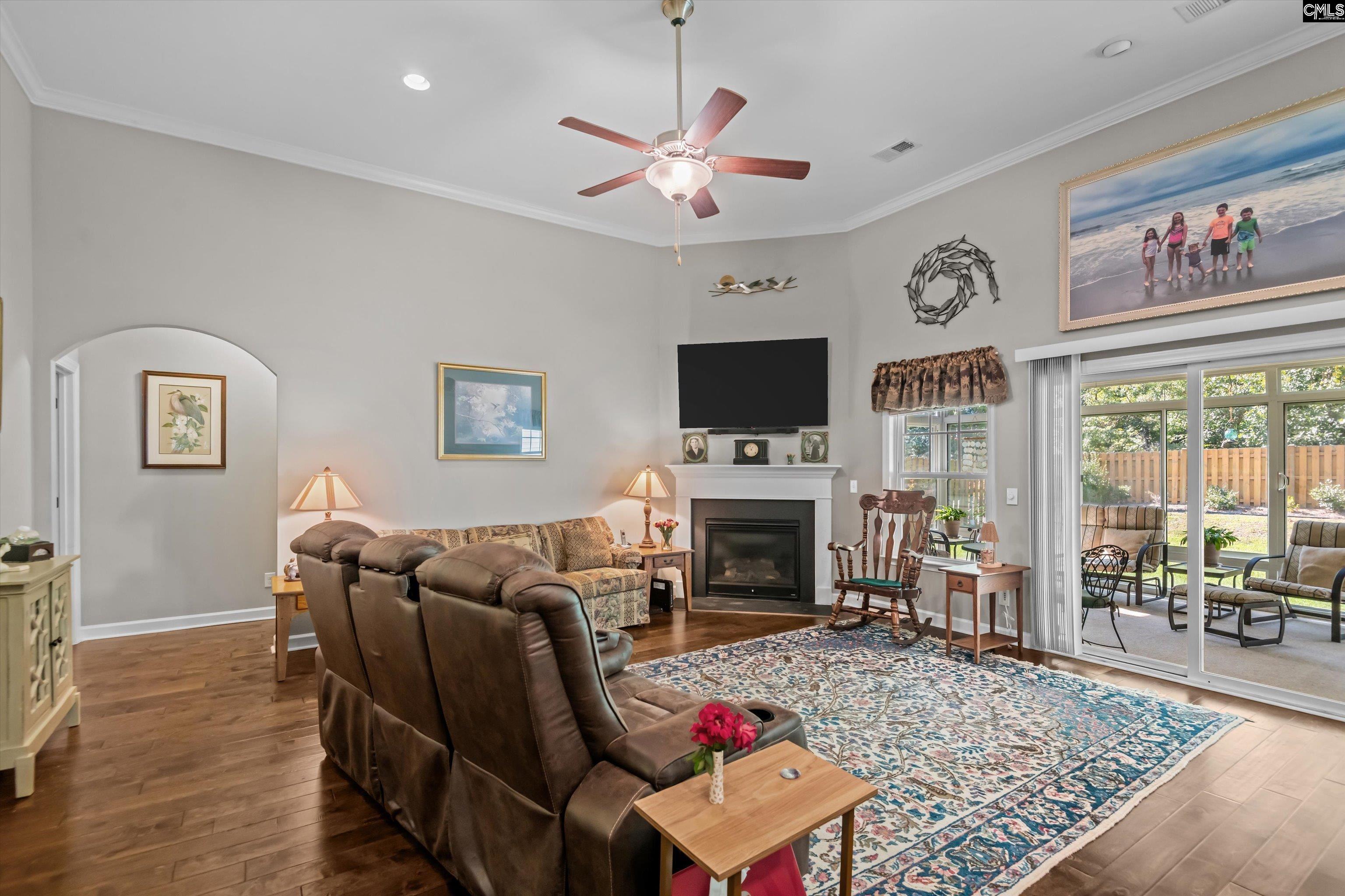 140 Fitzwarin Court