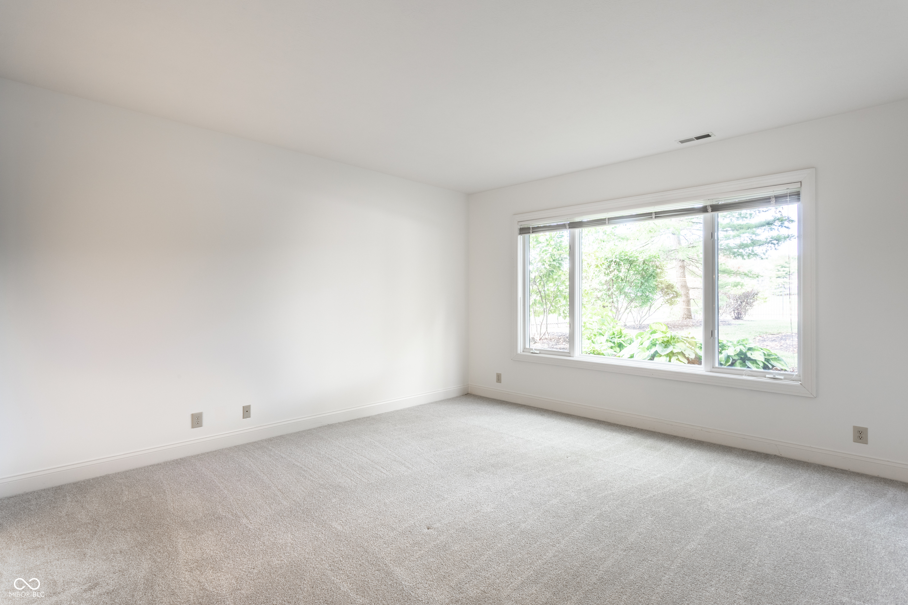 10554 Hyde Park