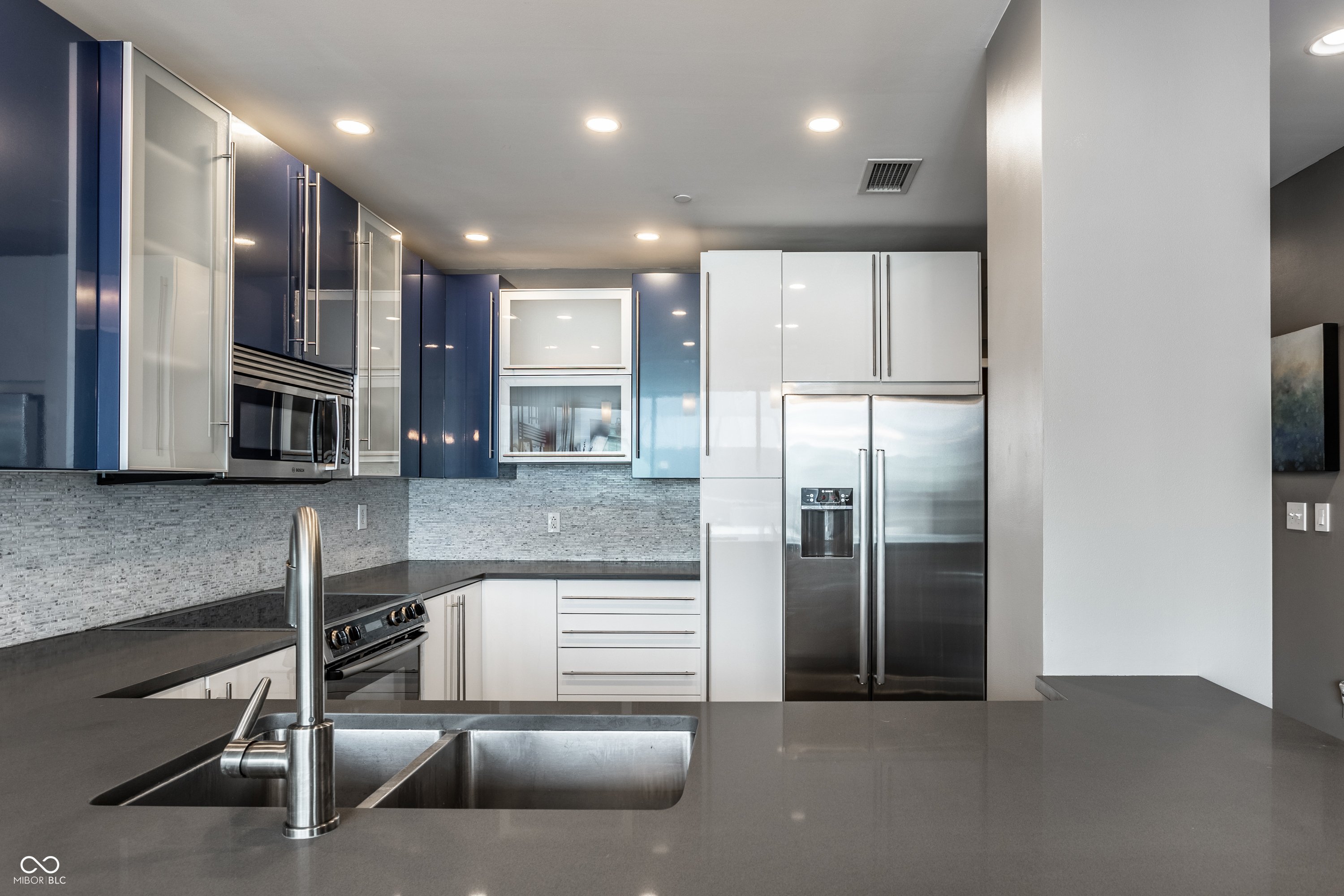 1 Virginia Avenue Unit: APT 607