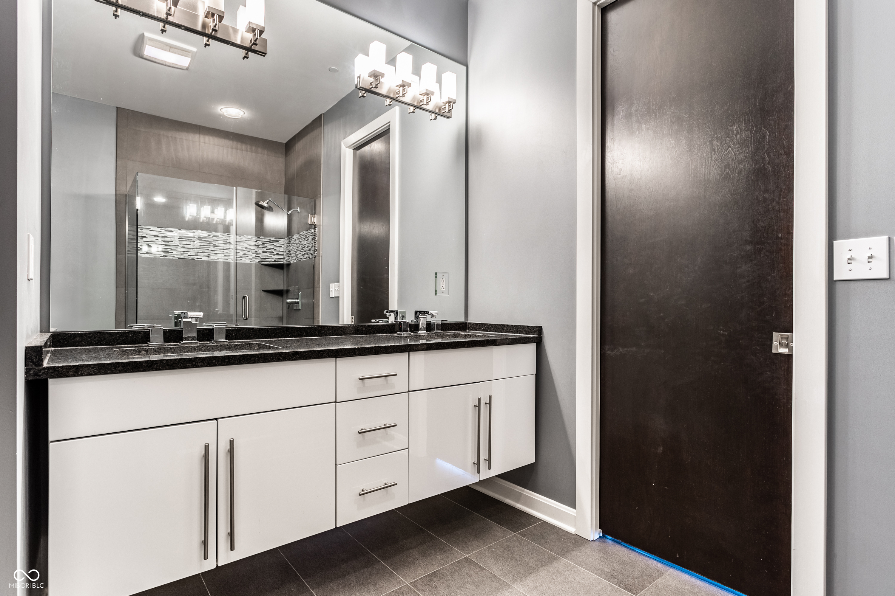 1 Virginia Avenue Unit: APT 607