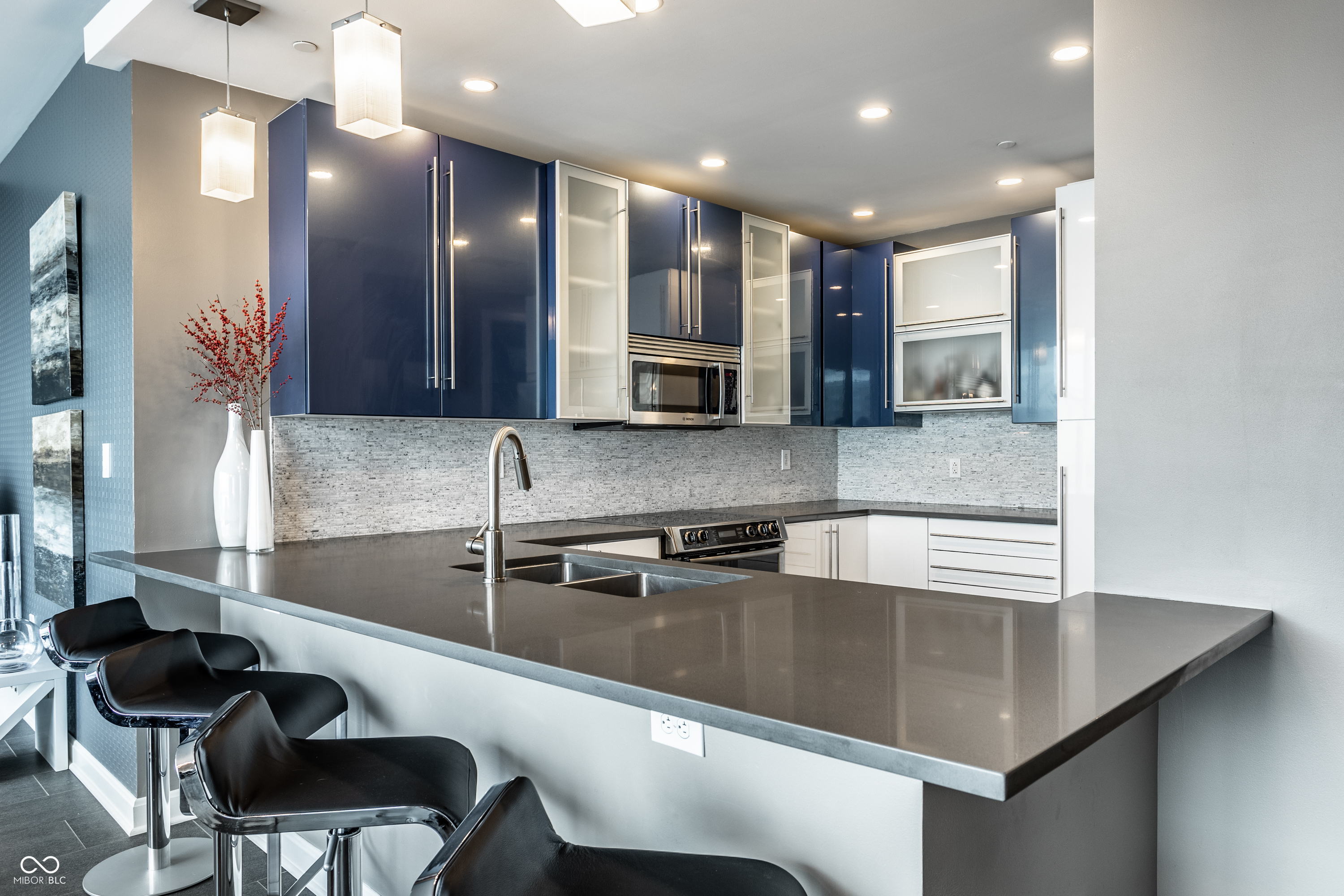 1 Virginia Avenue Unit: APT 607