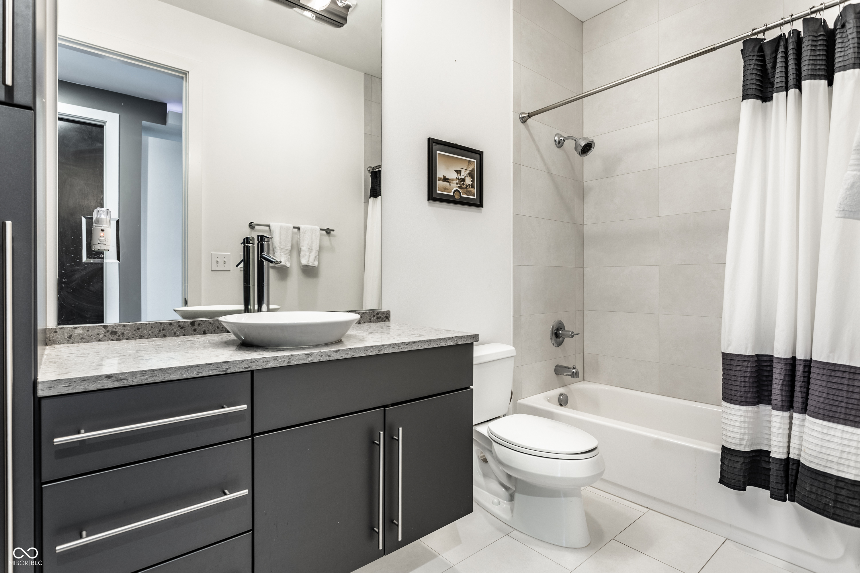 1 Virginia Avenue Unit: APT 607