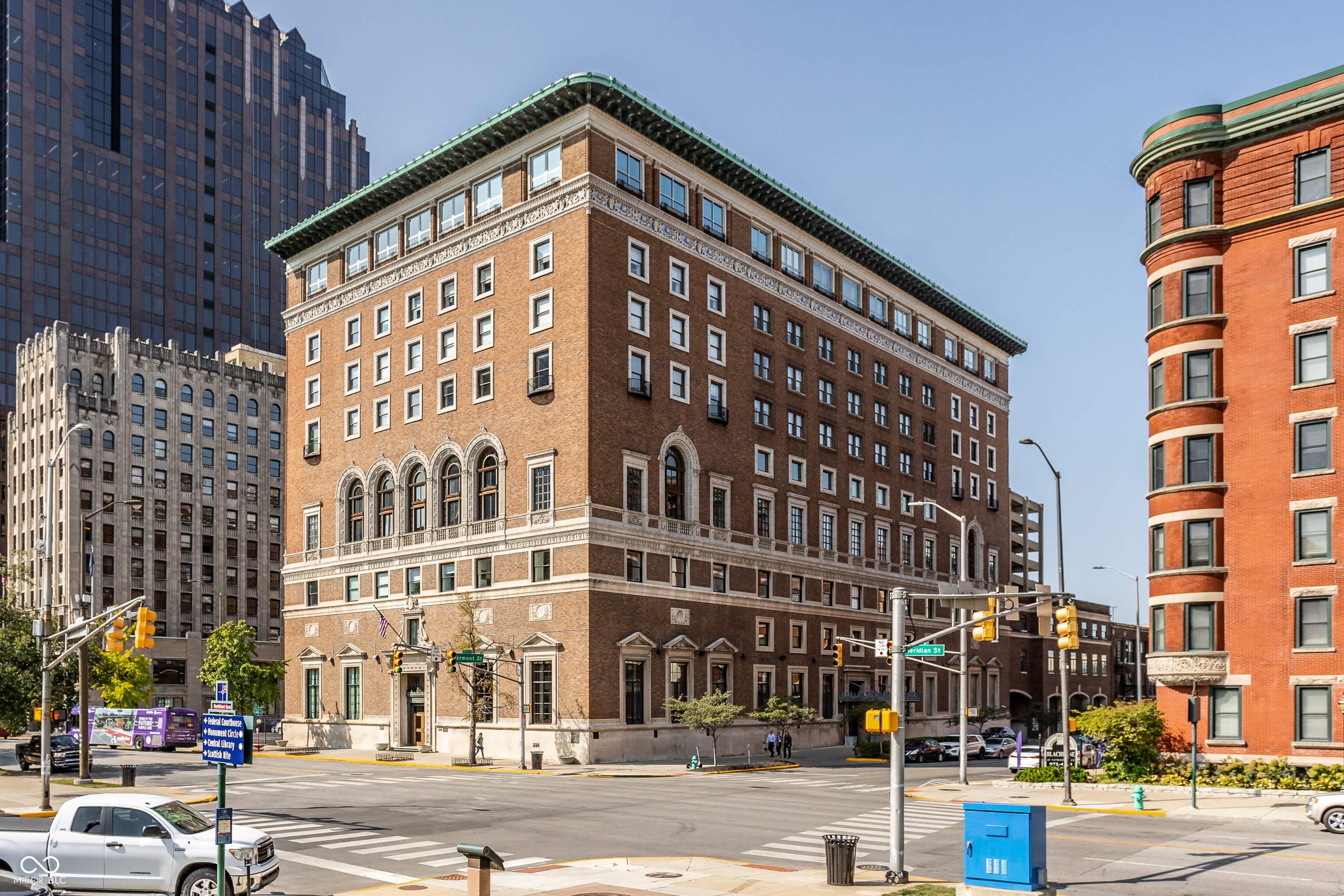 350 N Meridian Street Unit: UNIT 606/607