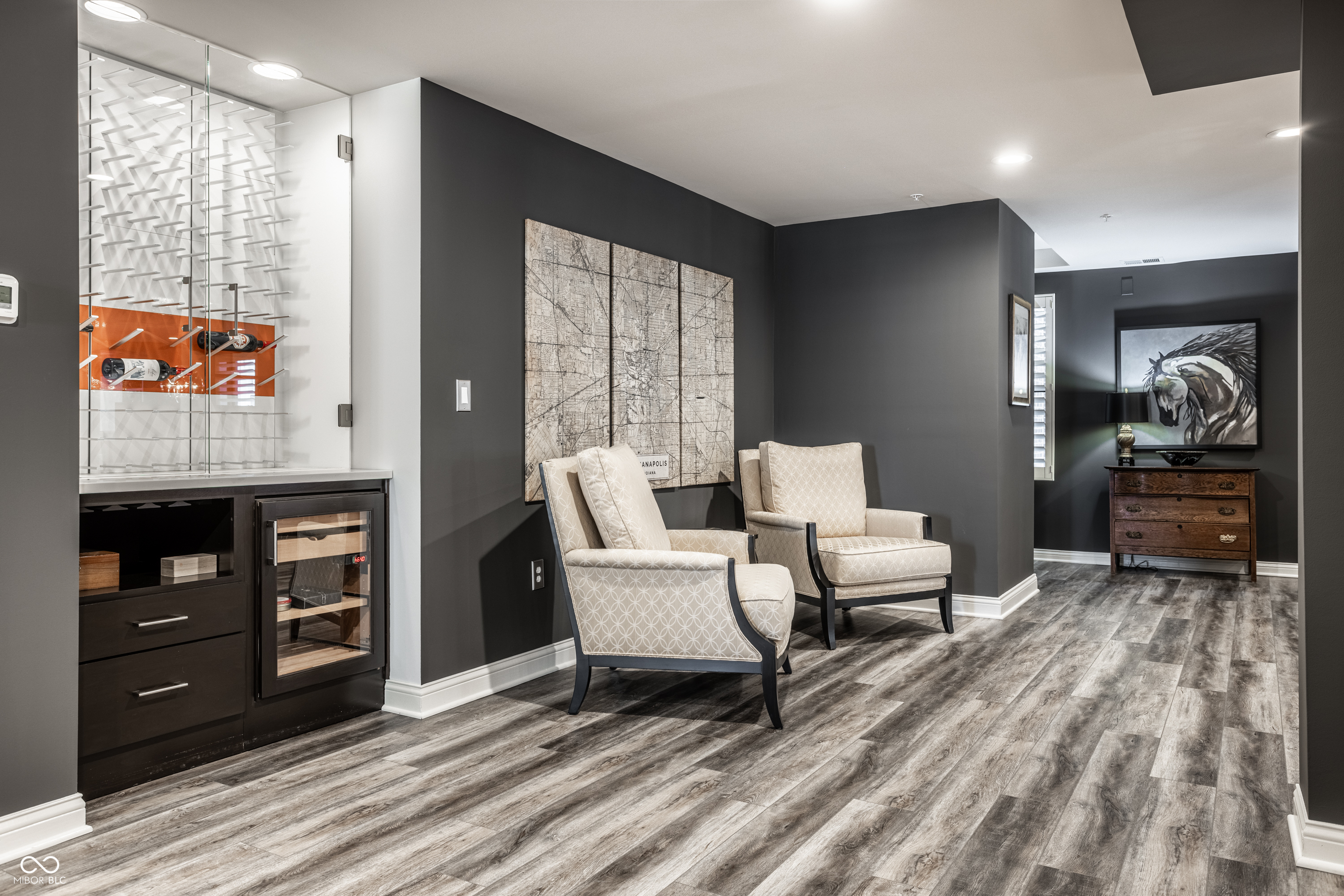 350 N Meridian Street Unit: UNIT 606/607