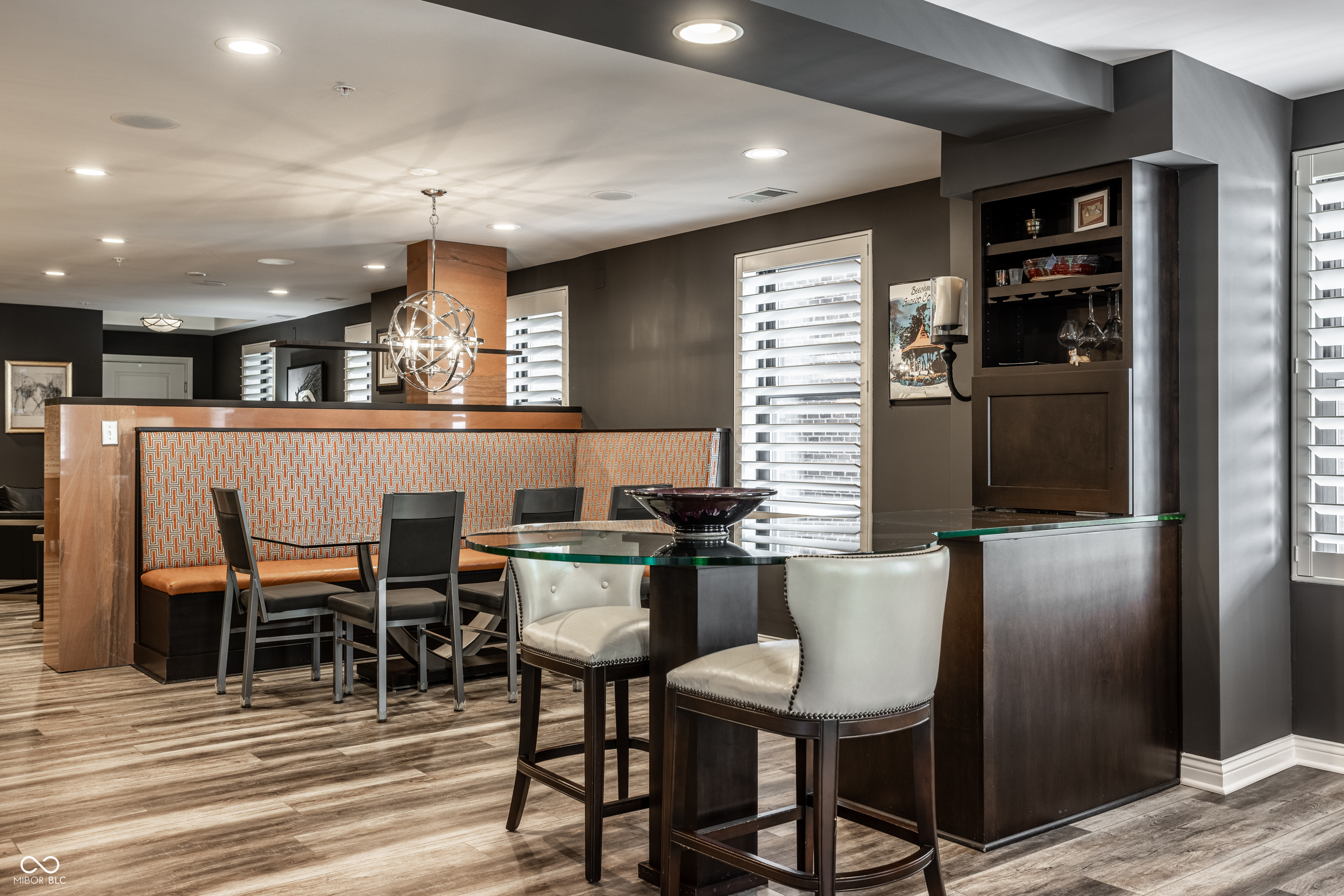 350 N Meridian Street Unit: UNIT 606/607