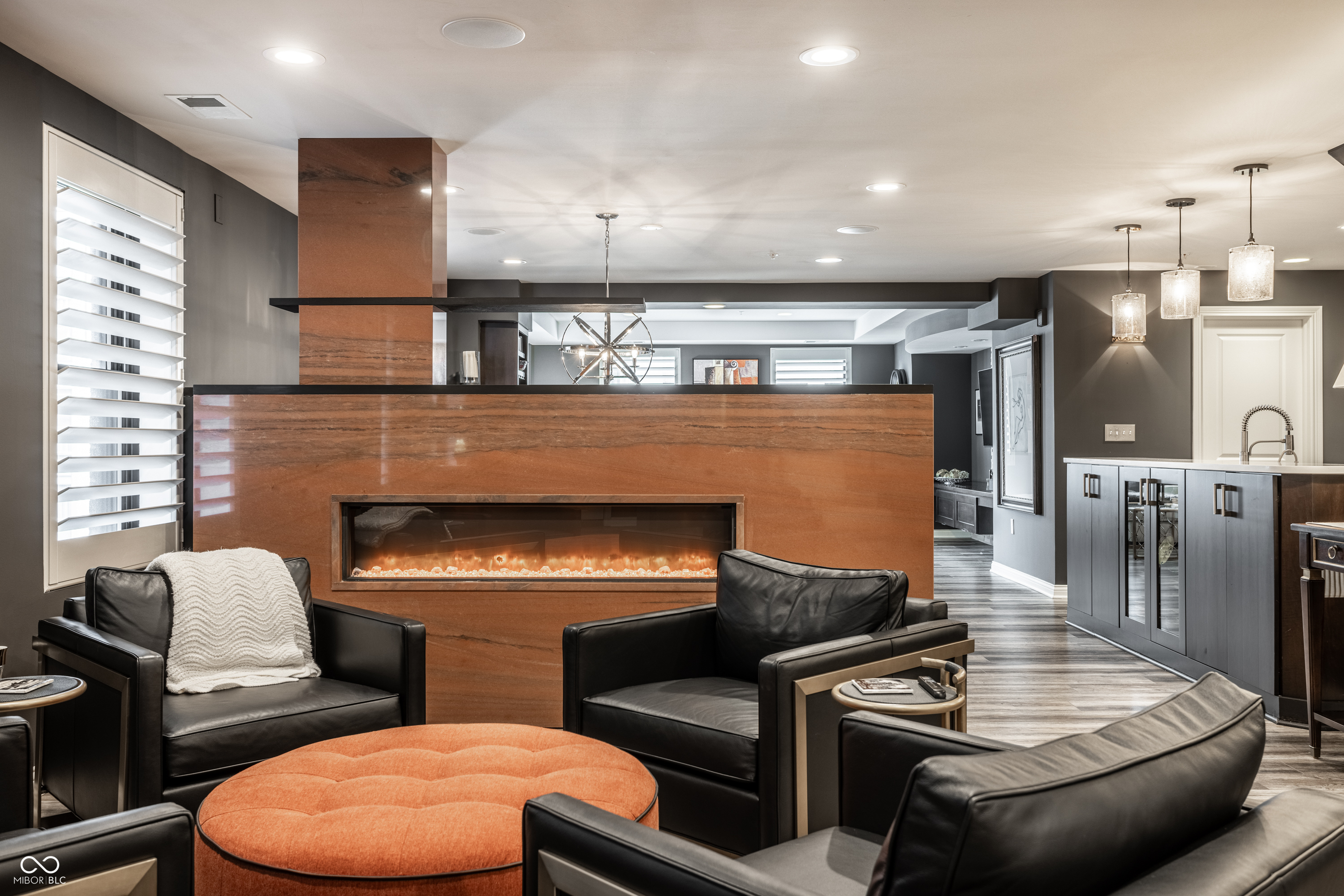 350 N Meridian Street Unit: UNIT 606/607