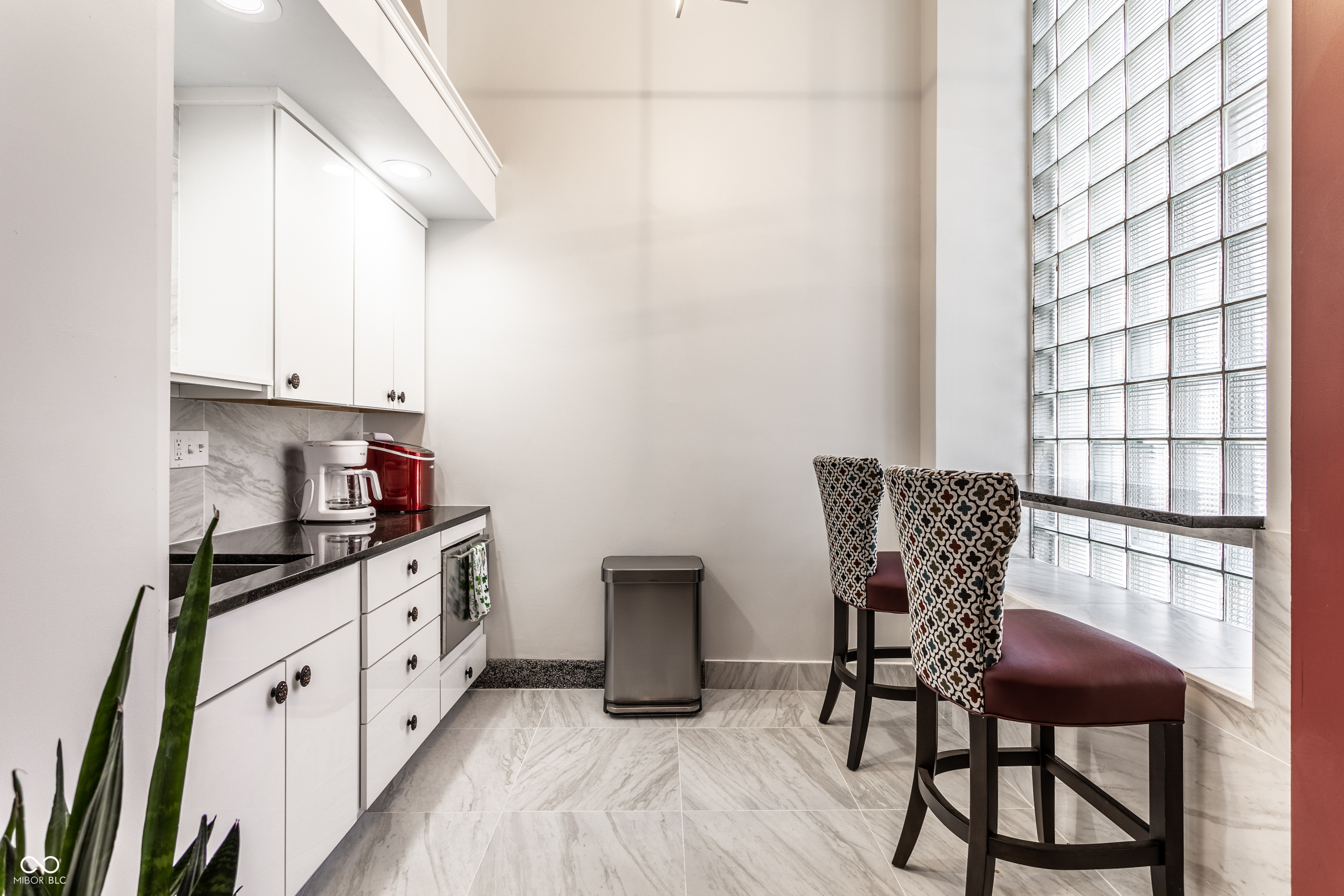 350 N Meridian Street Unit: UNIT 606/607