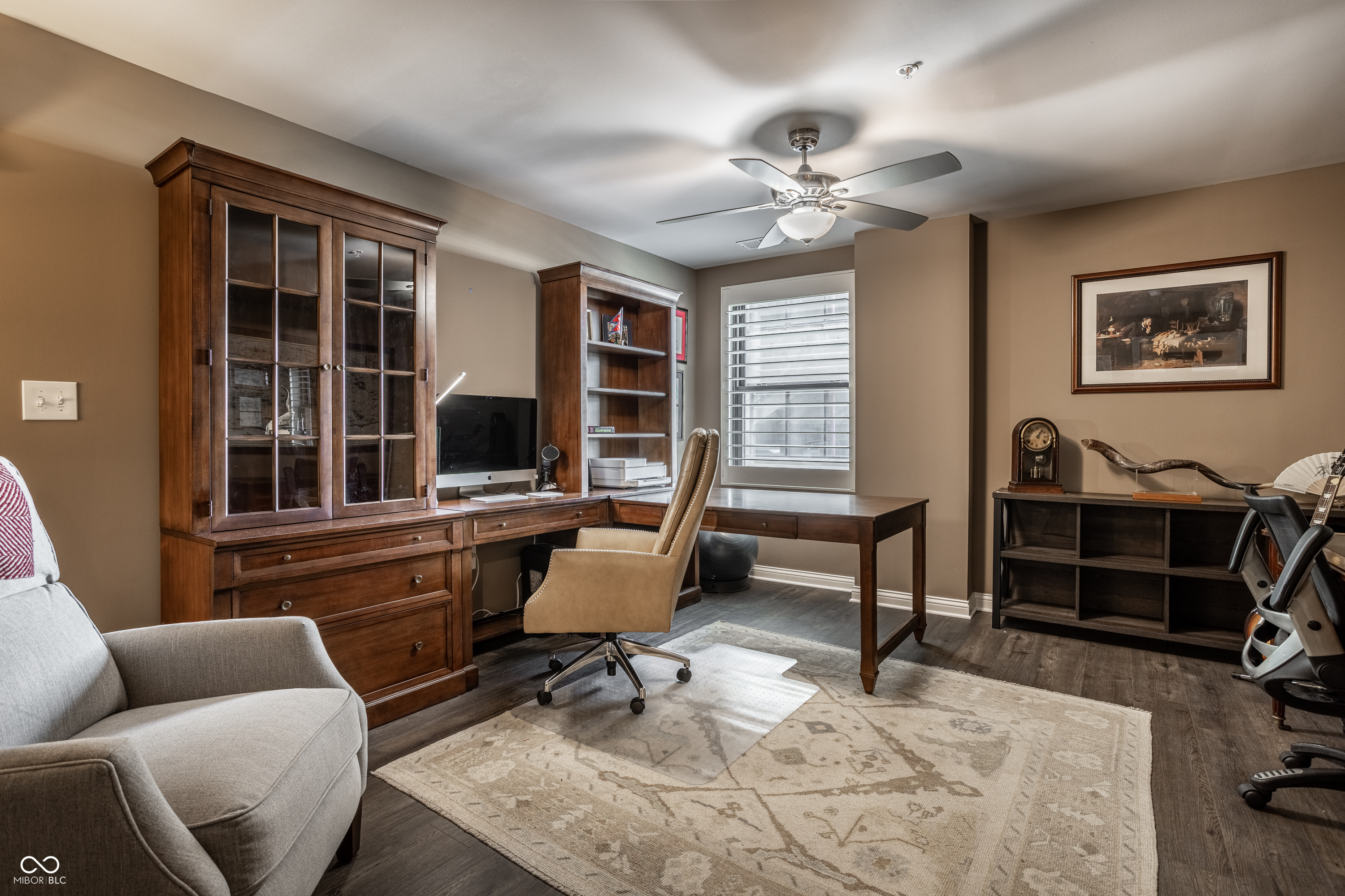 350 N Meridian Street Unit: UNIT 606/607