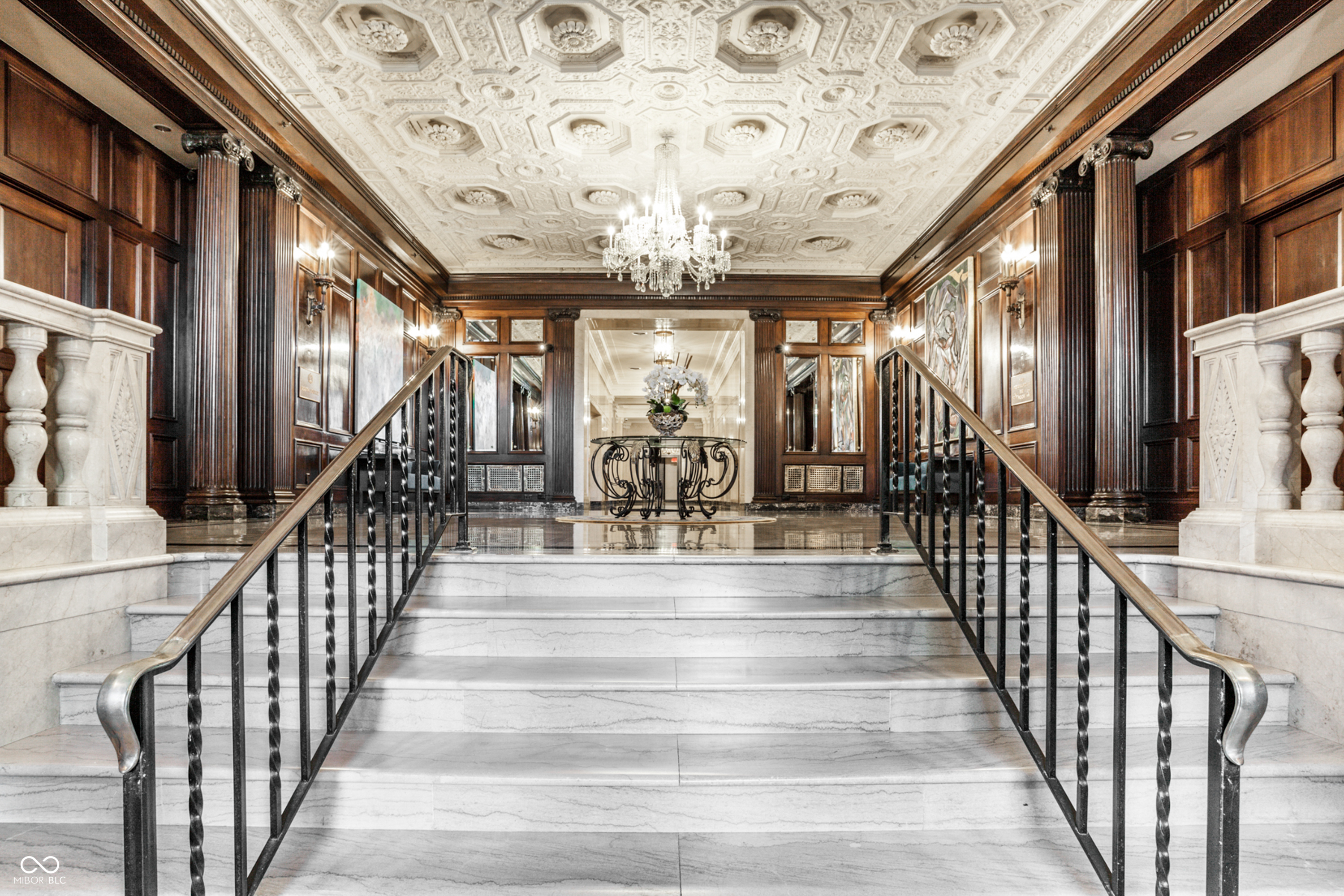 350 N Meridian Street Unit: UNIT 606/607