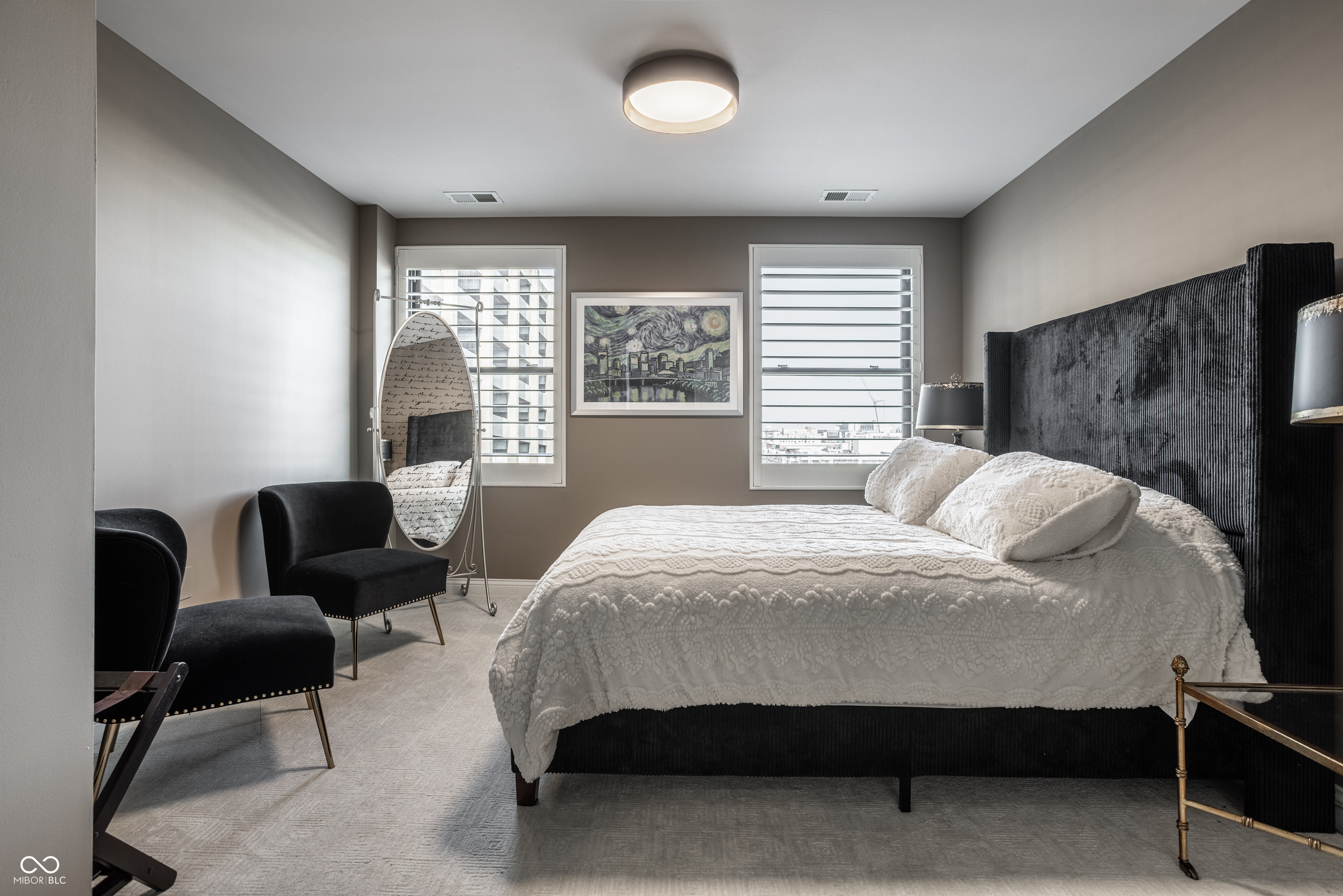 350 N Meridian Street Unit: UNIT 606/607