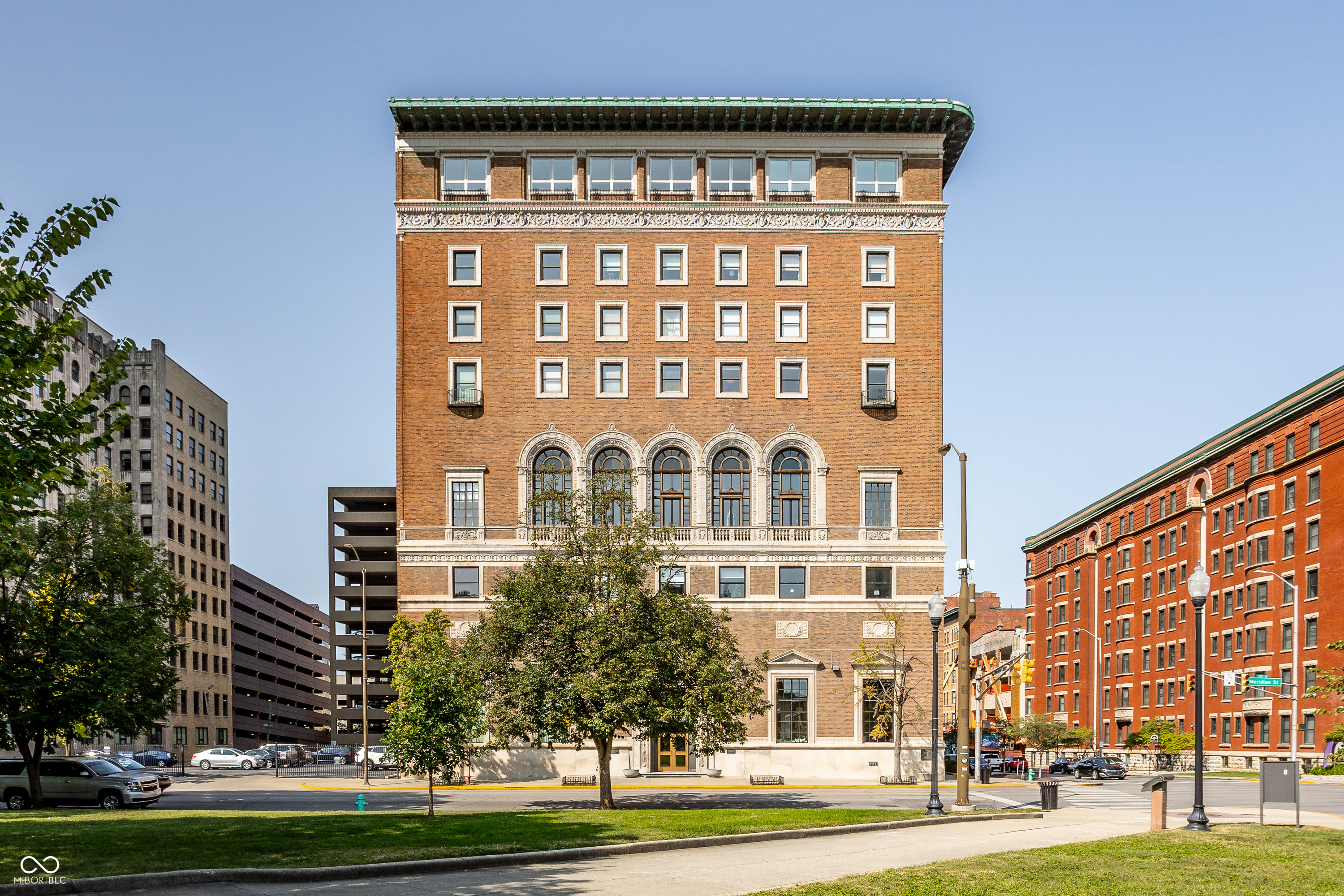 350 N Meridian Street Unit: UNIT 606/607