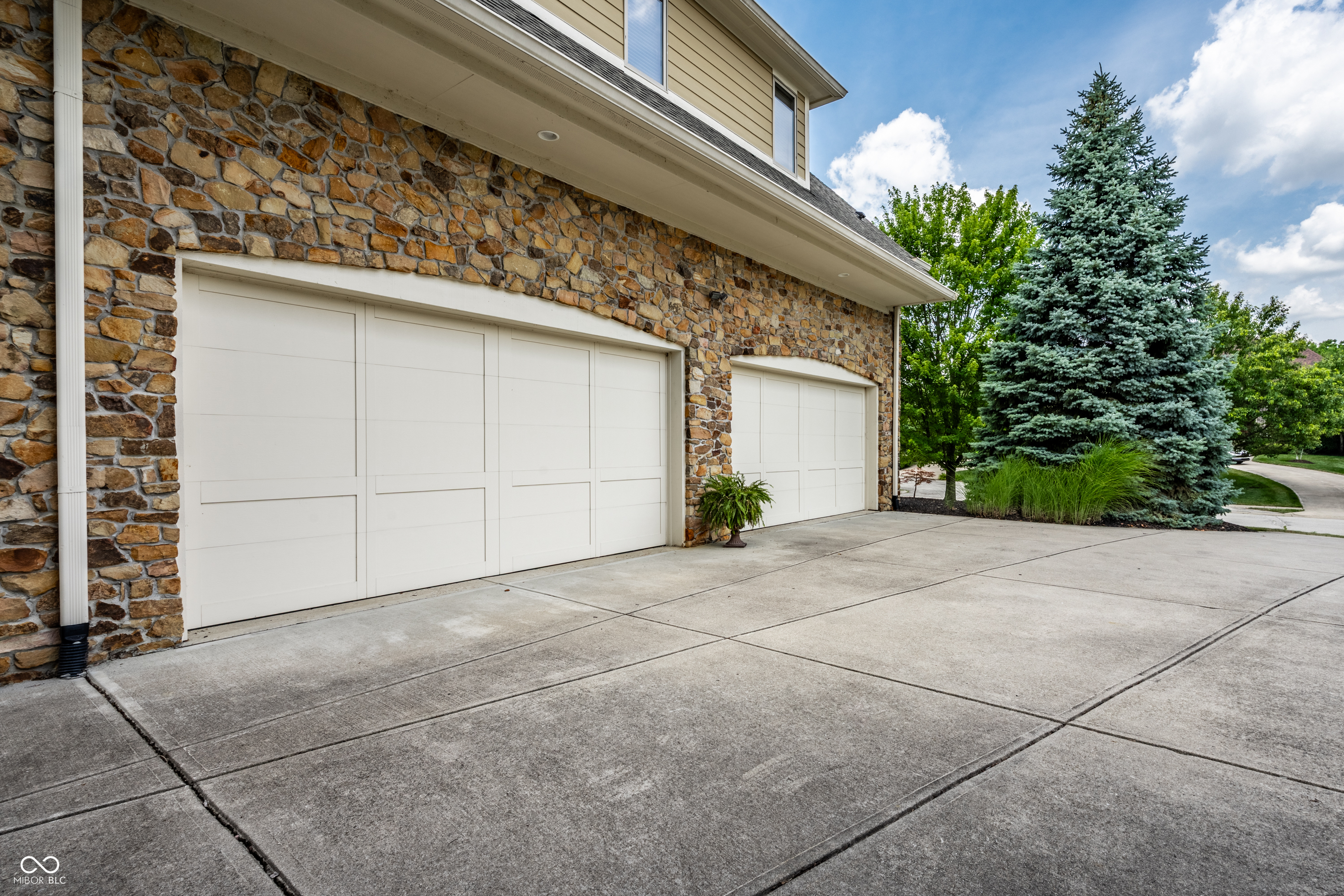 13866 Coldwater Drive