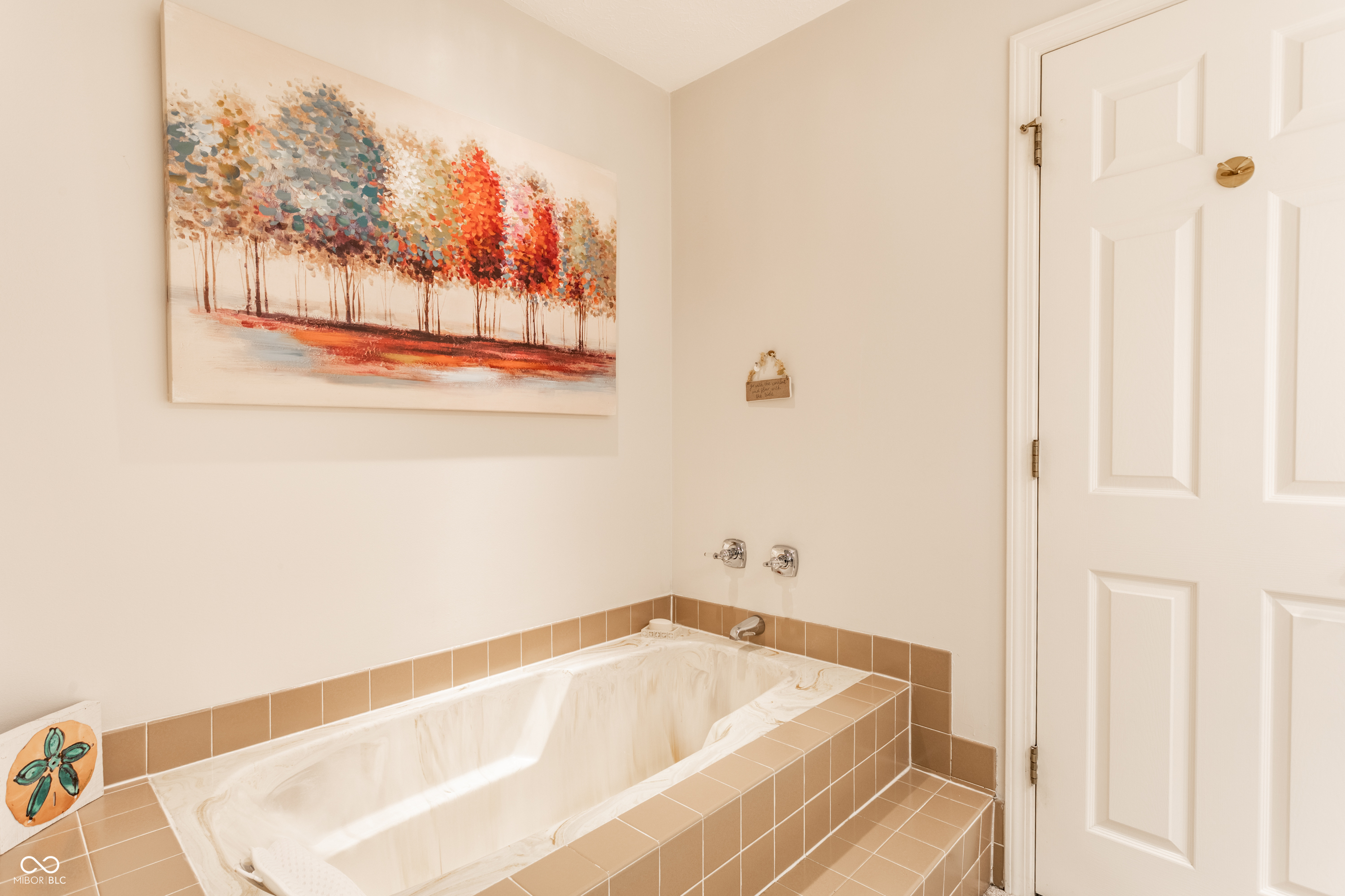 9265 Tamarack Drive