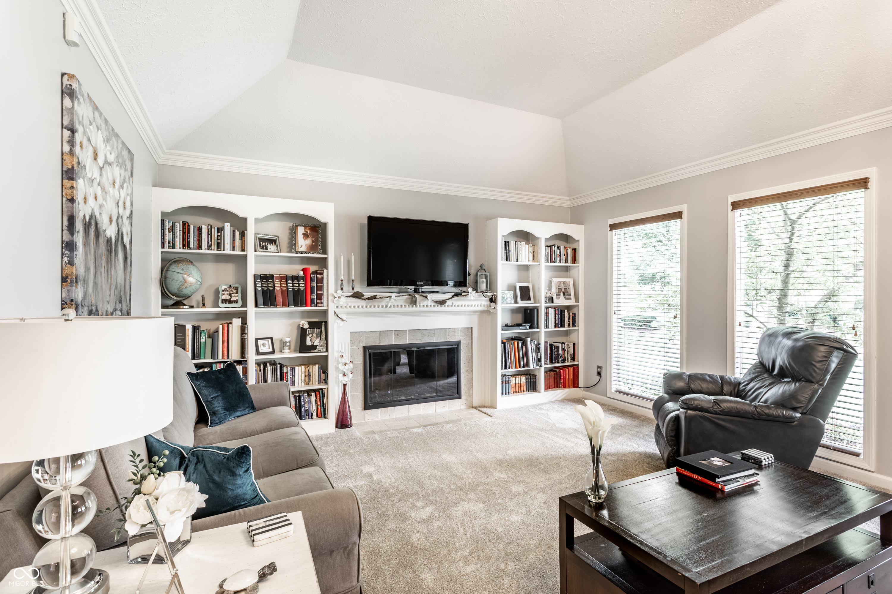 9265 Tamarack Drive