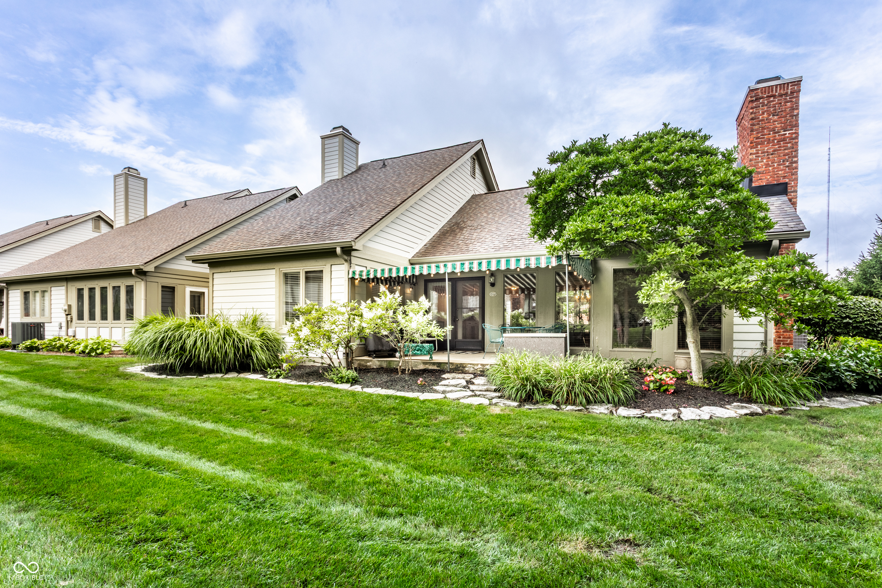 9265 Tamarack Drive