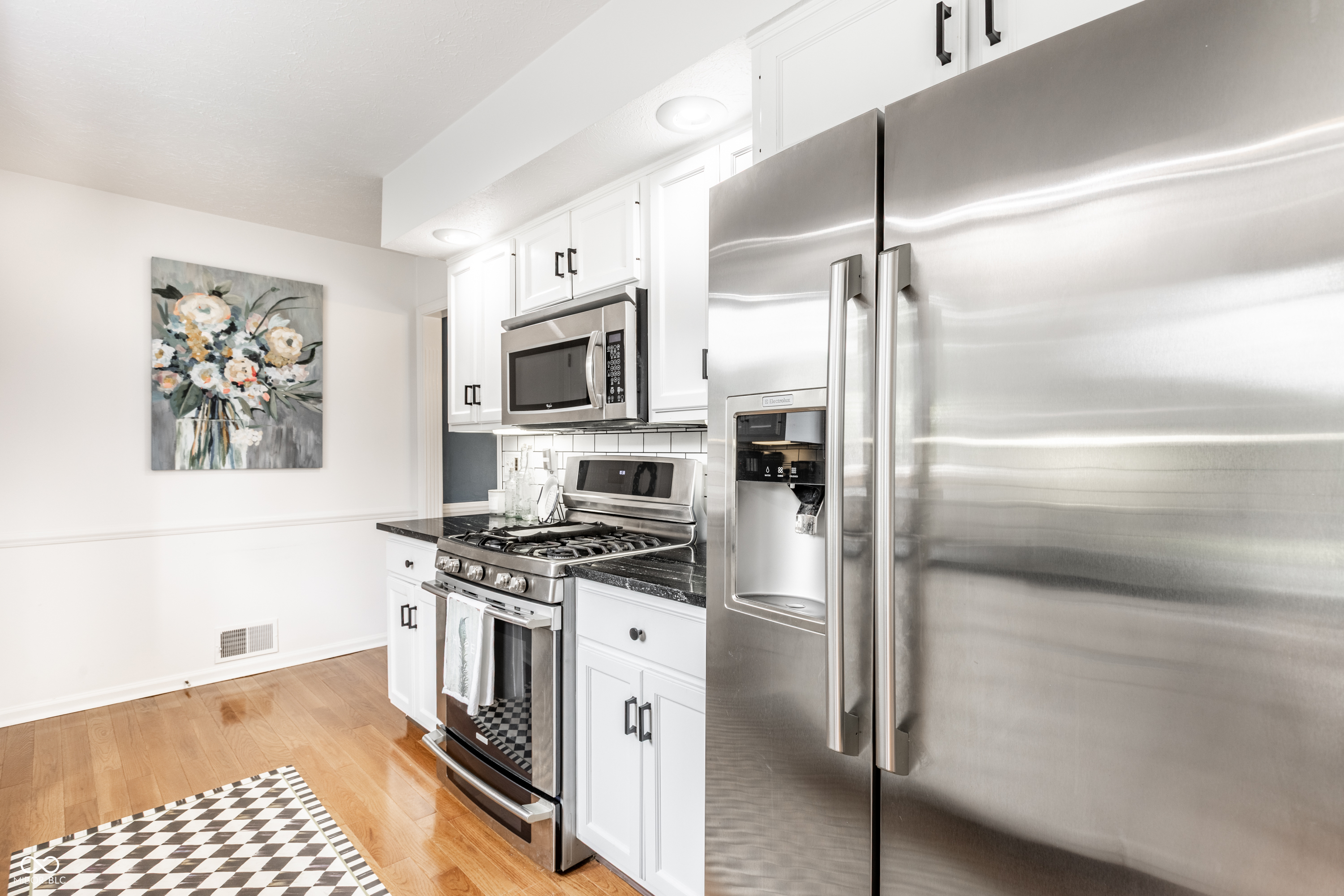 9265 Tamarack Drive