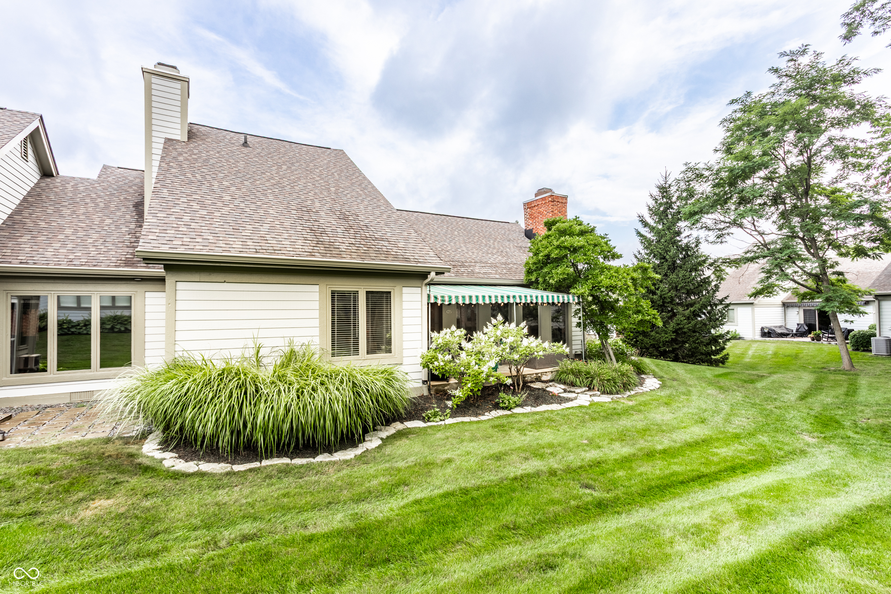 9265 Tamarack Drive