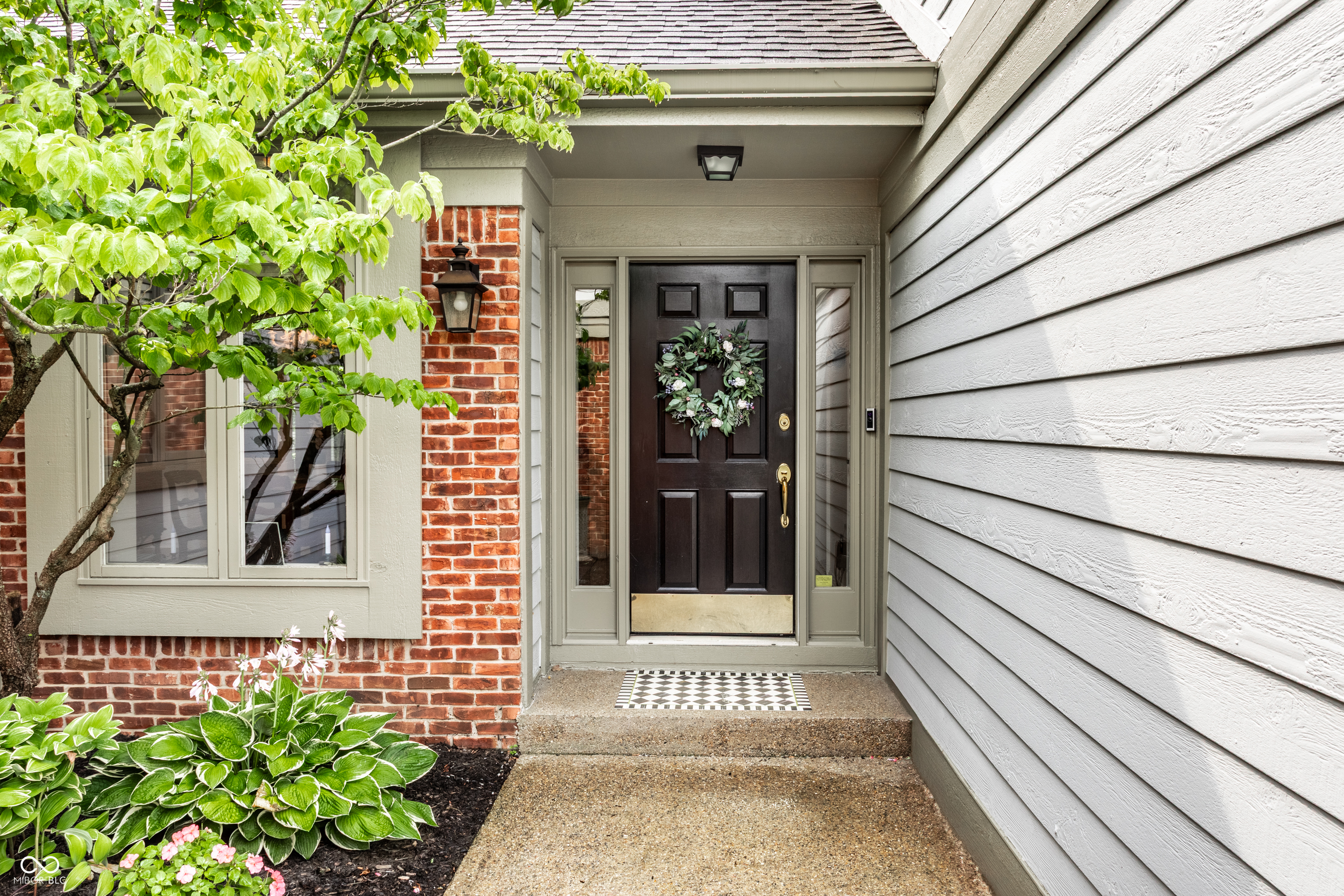 9265 Tamarack Drive