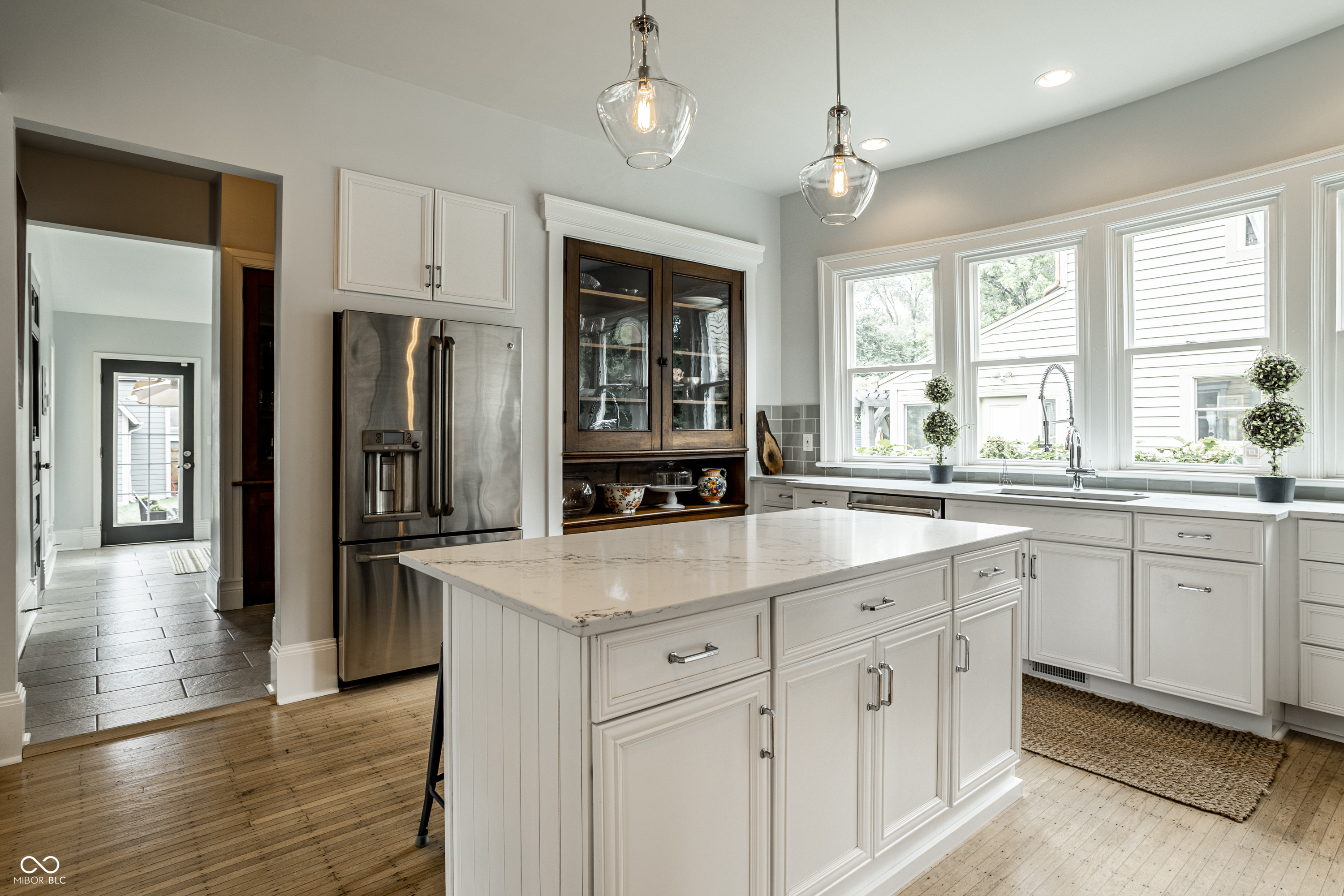 2404 Broadway Street