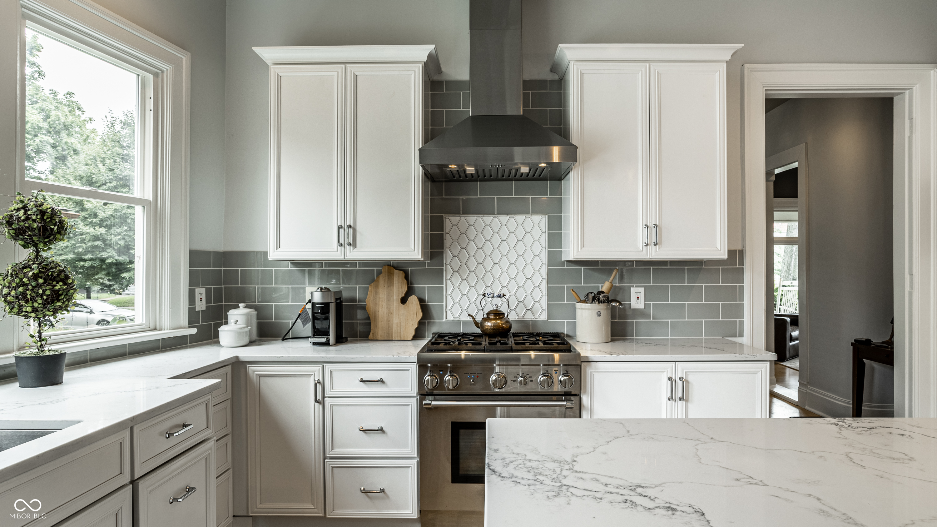 2404 Broadway Street