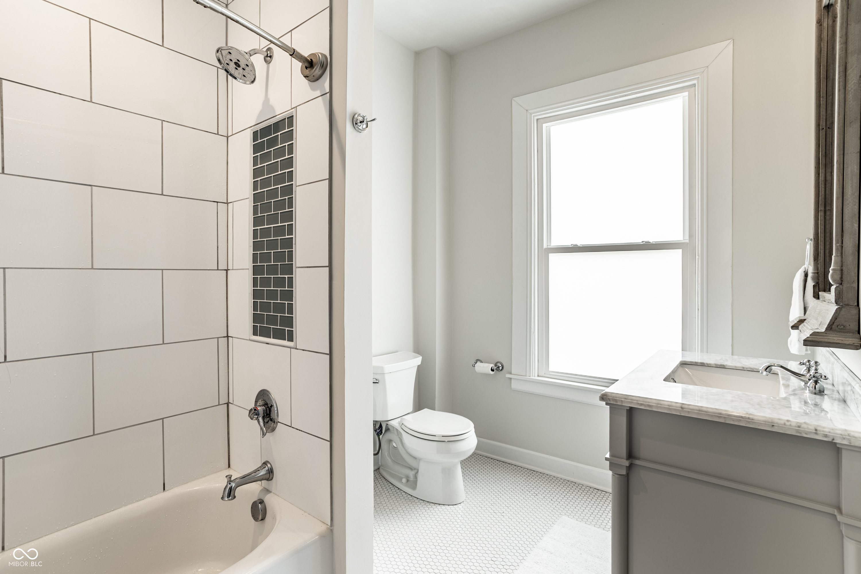 2404 Broadway Street