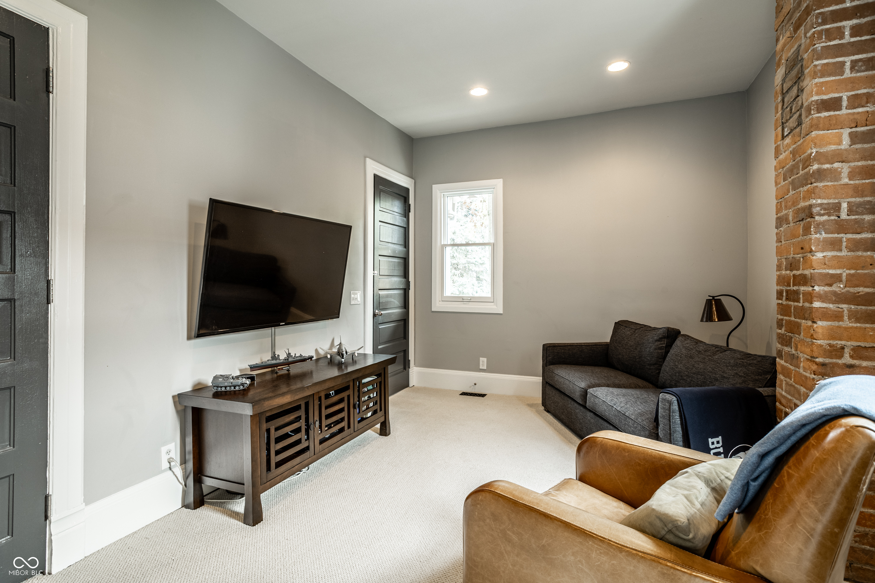 2404 Broadway Street