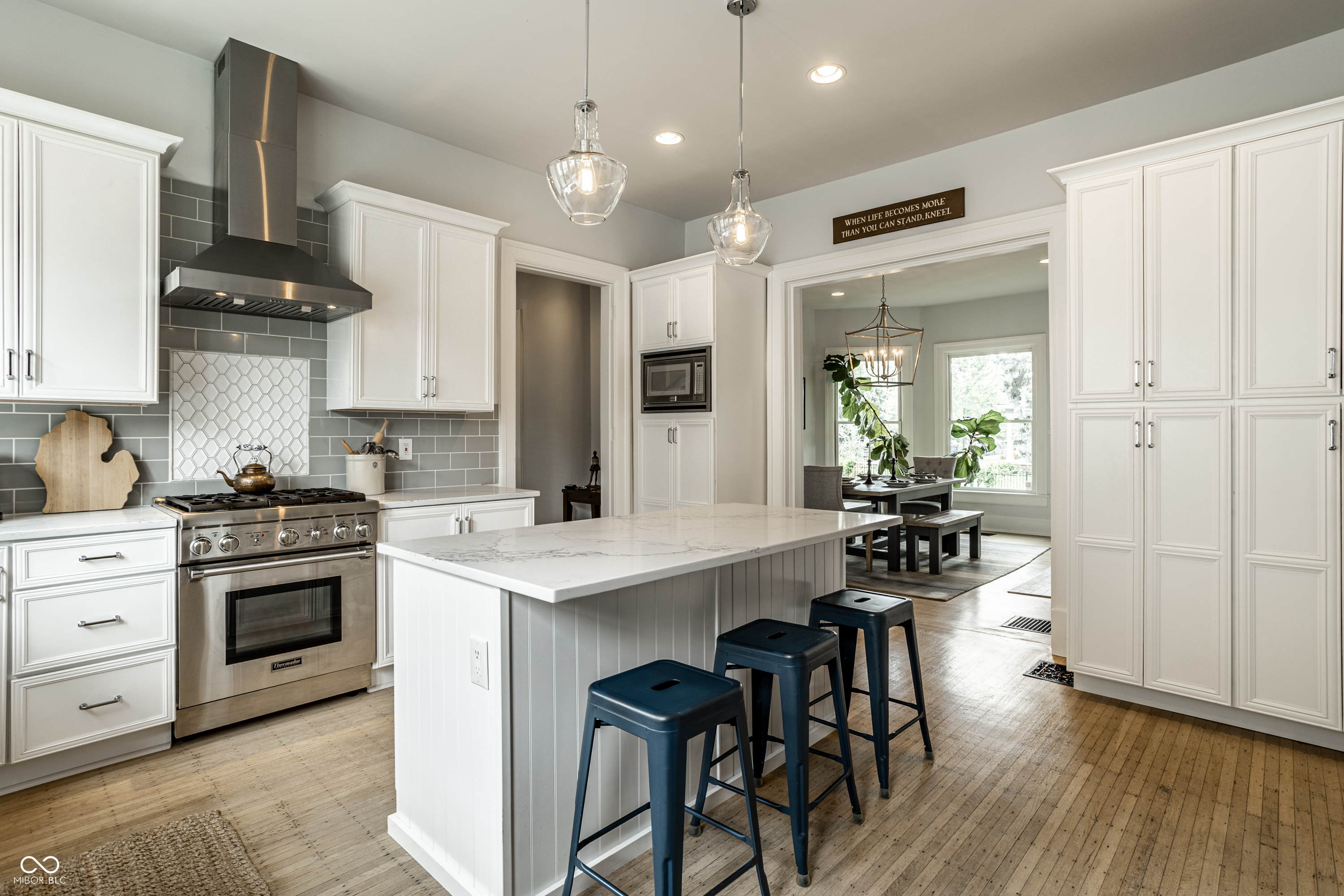 2404 Broadway Street