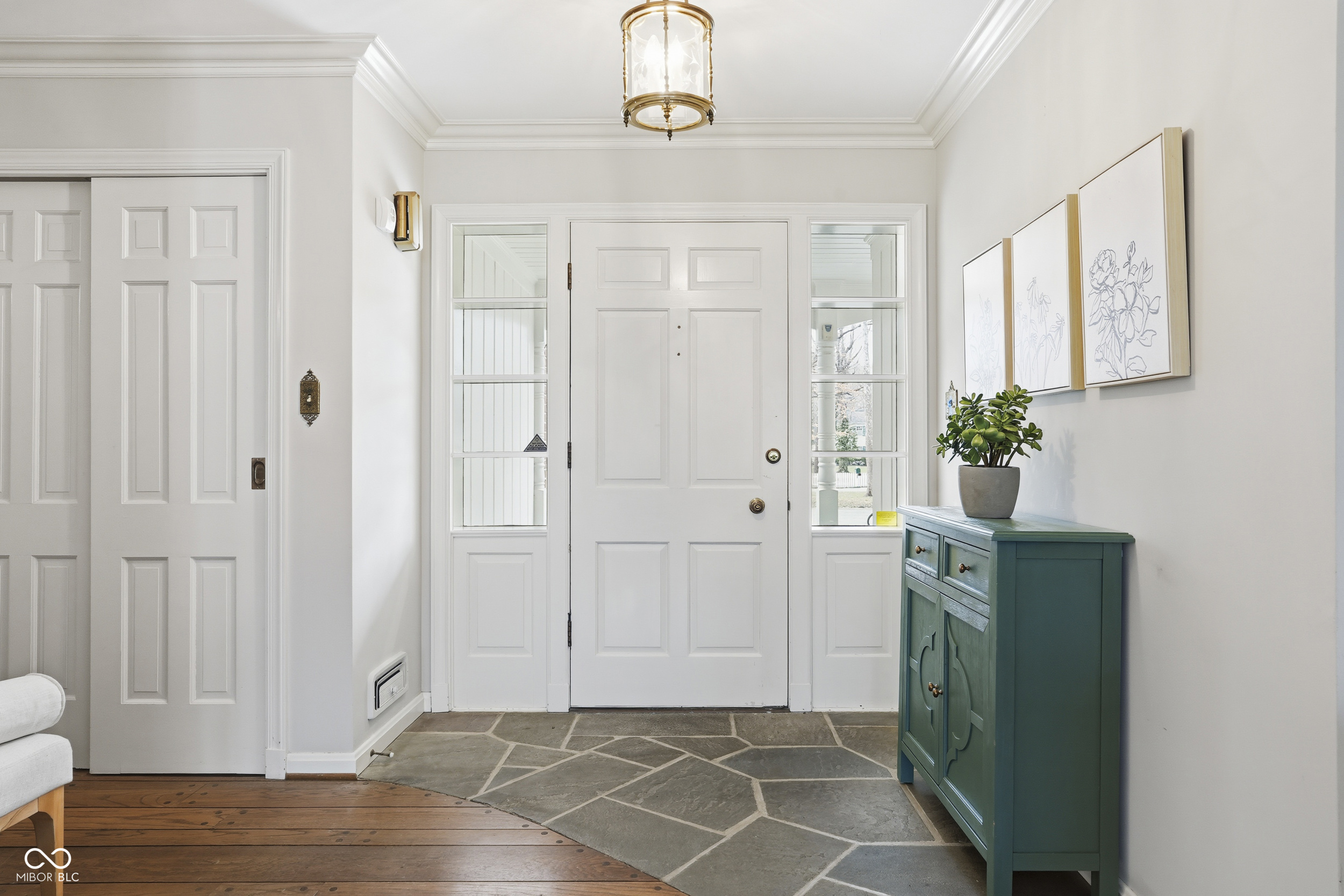 8121 N Illinois Street