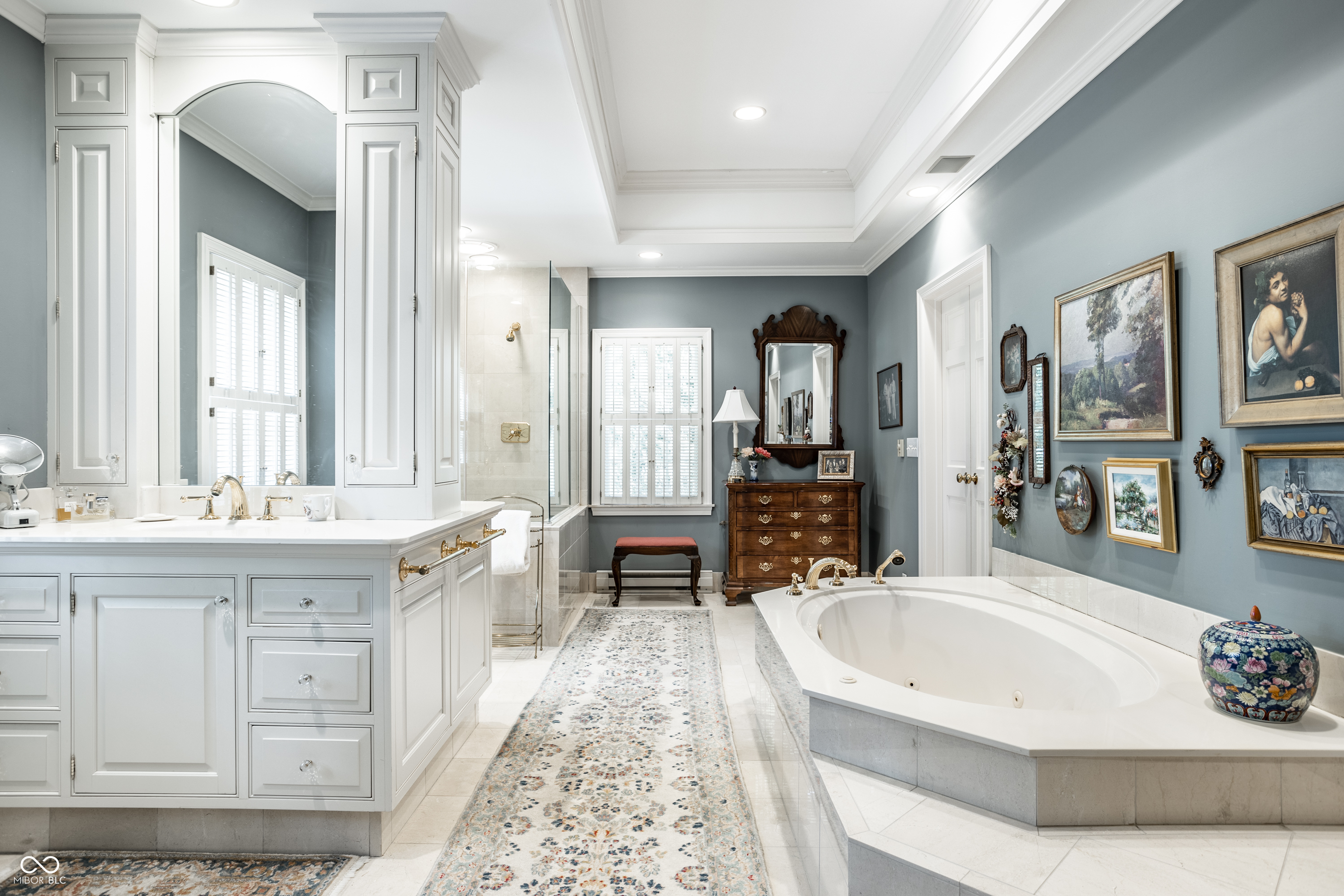 8121 N Illinois Street