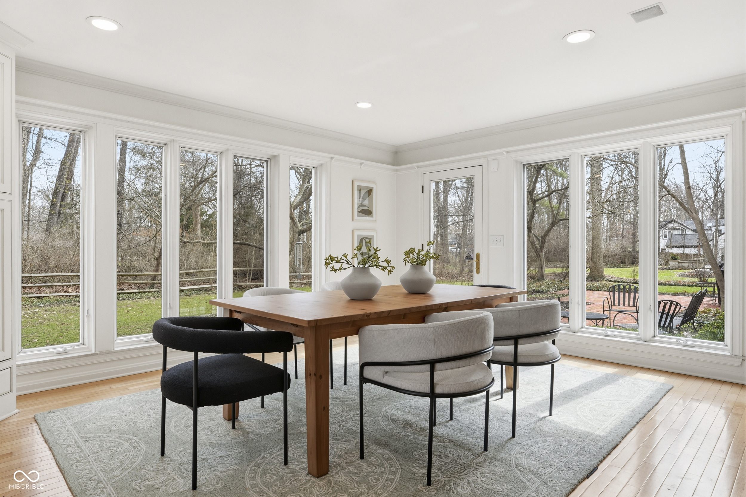 8121 N Illinois Street