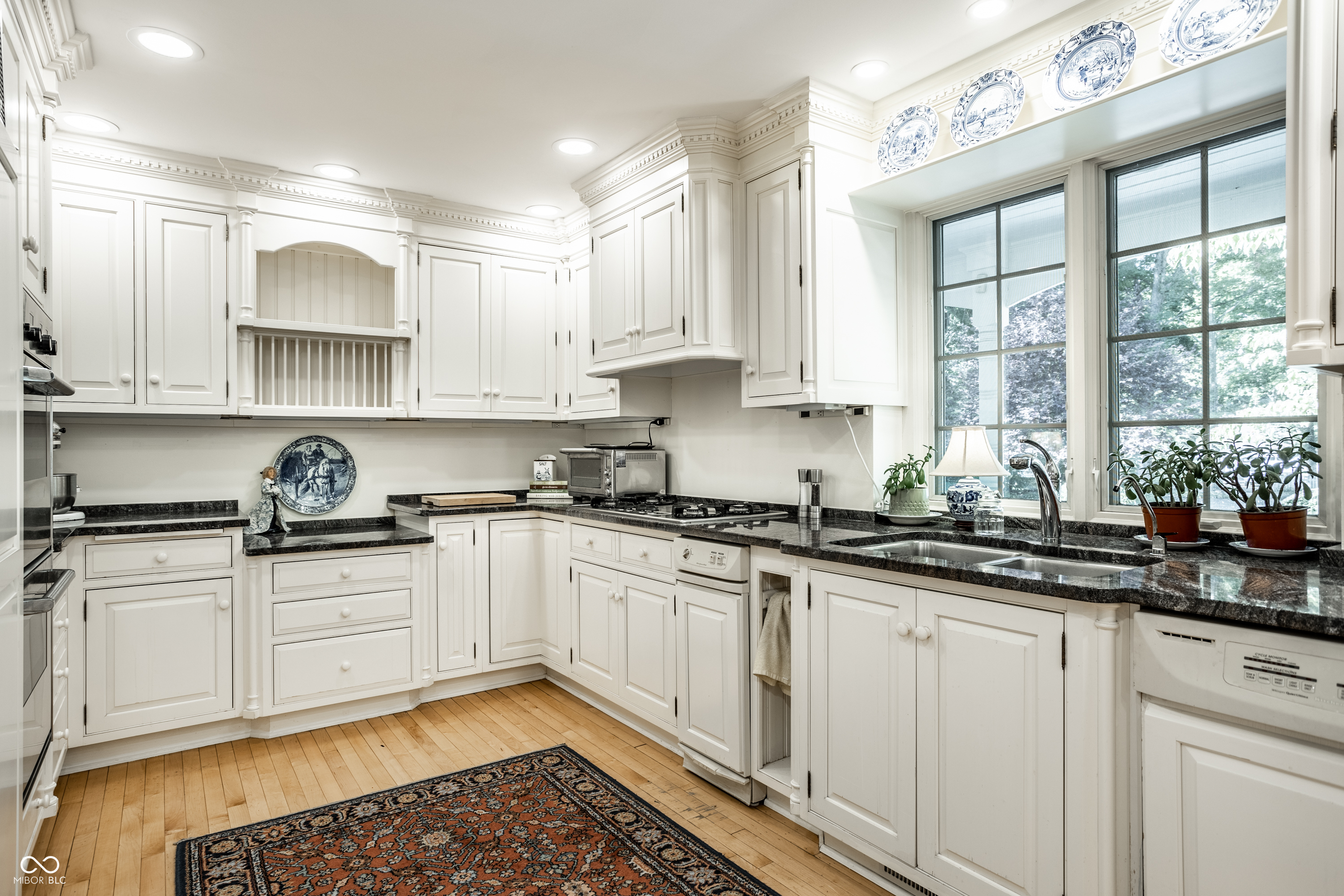 8121 N Illinois Street