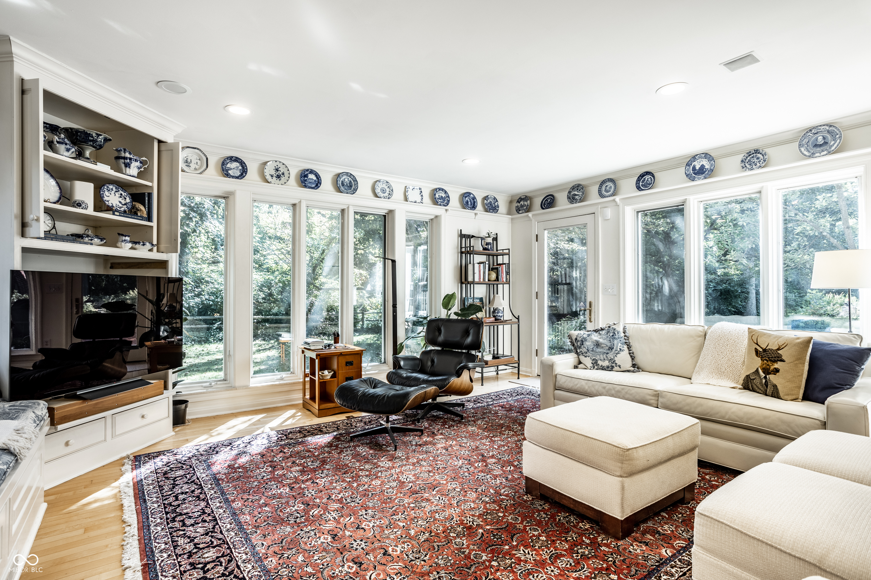 8121 N Illinois Street