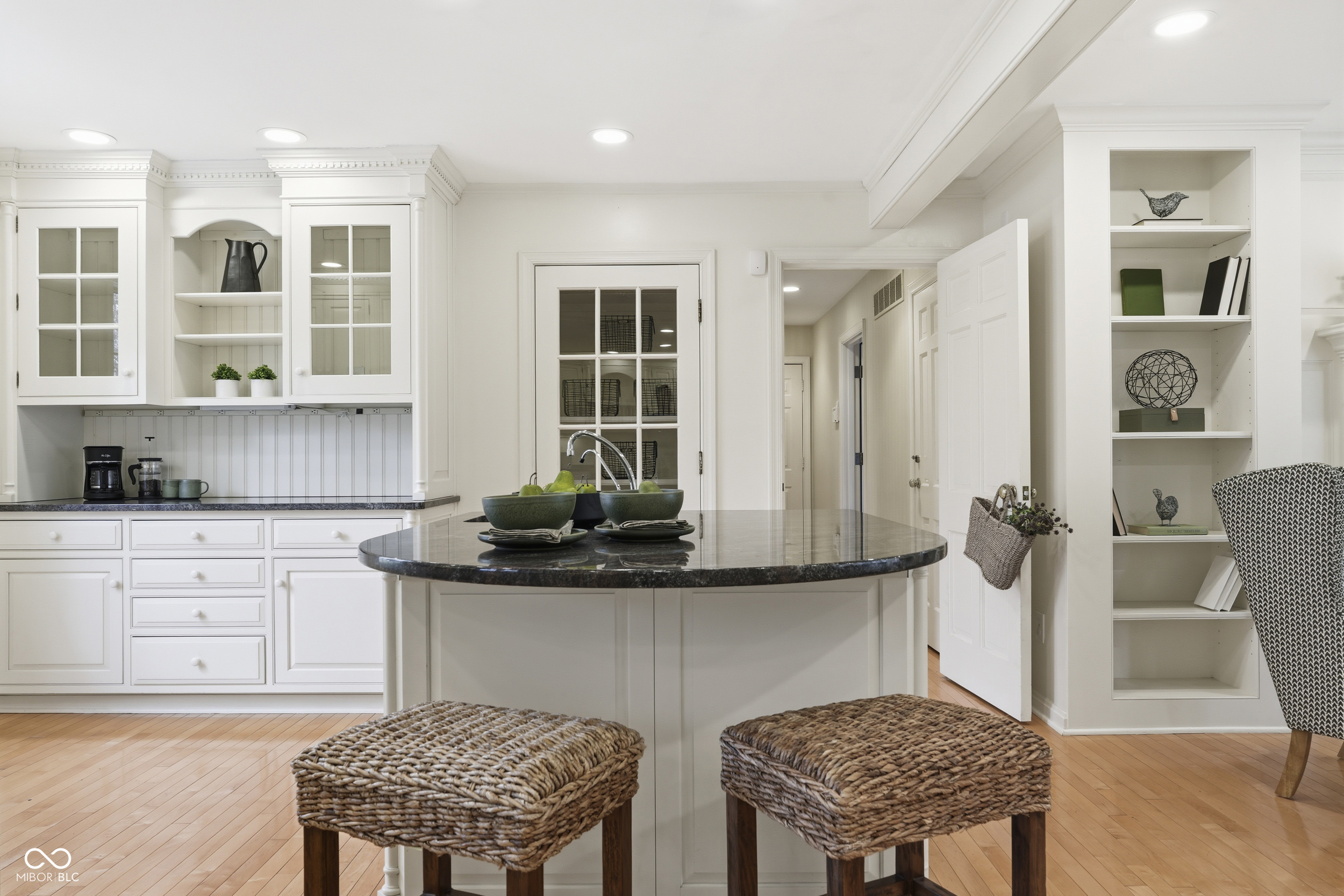 8121 N Illinois Street