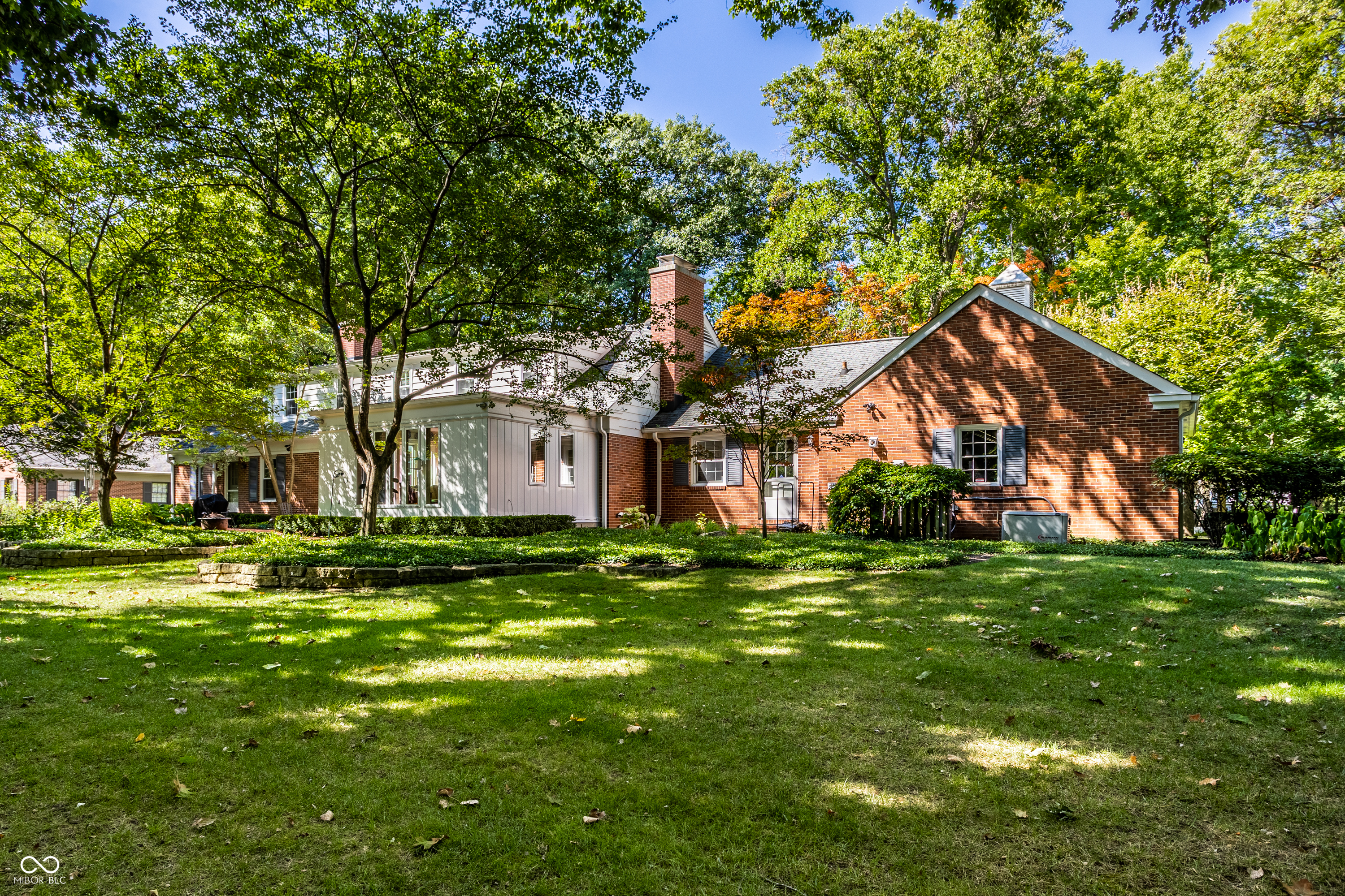 8121 N Illinois Street