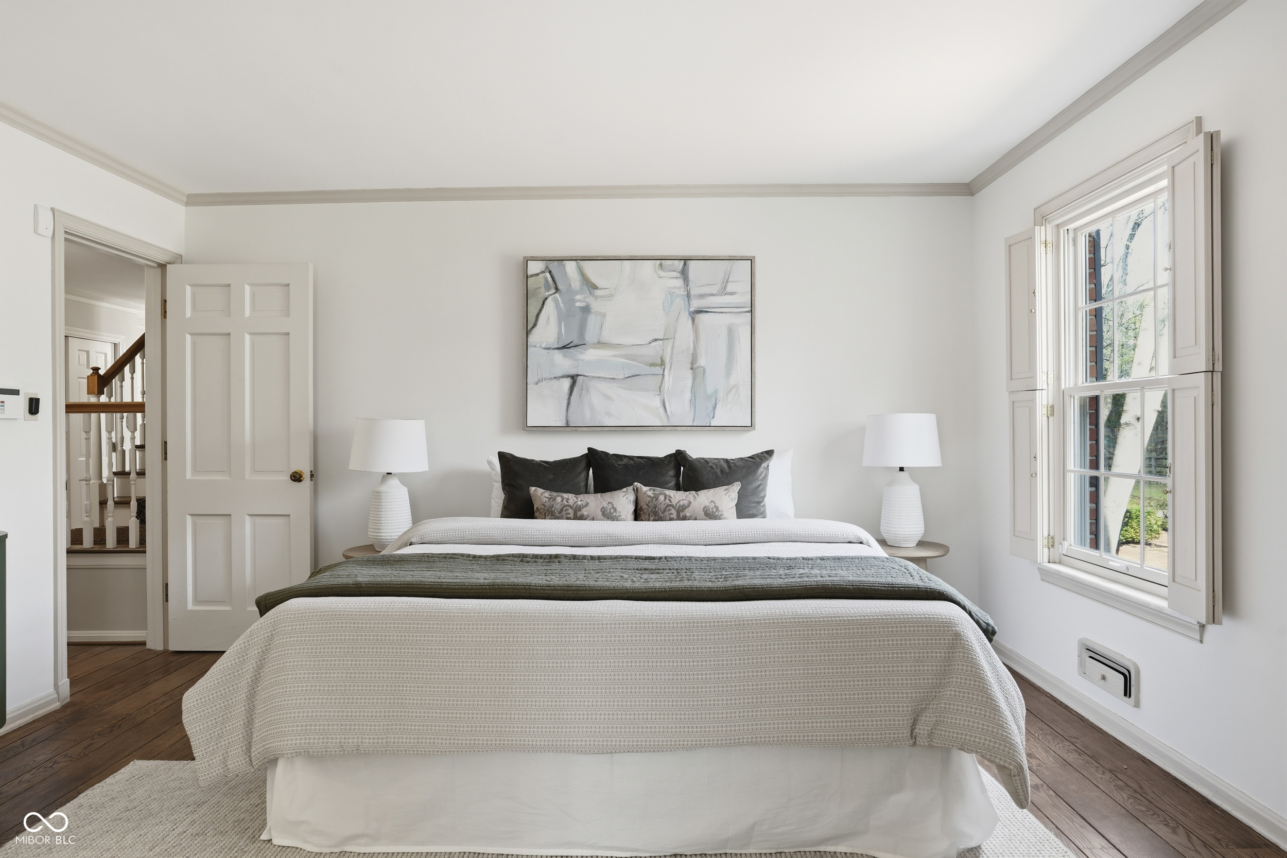 8121 N Illinois Street