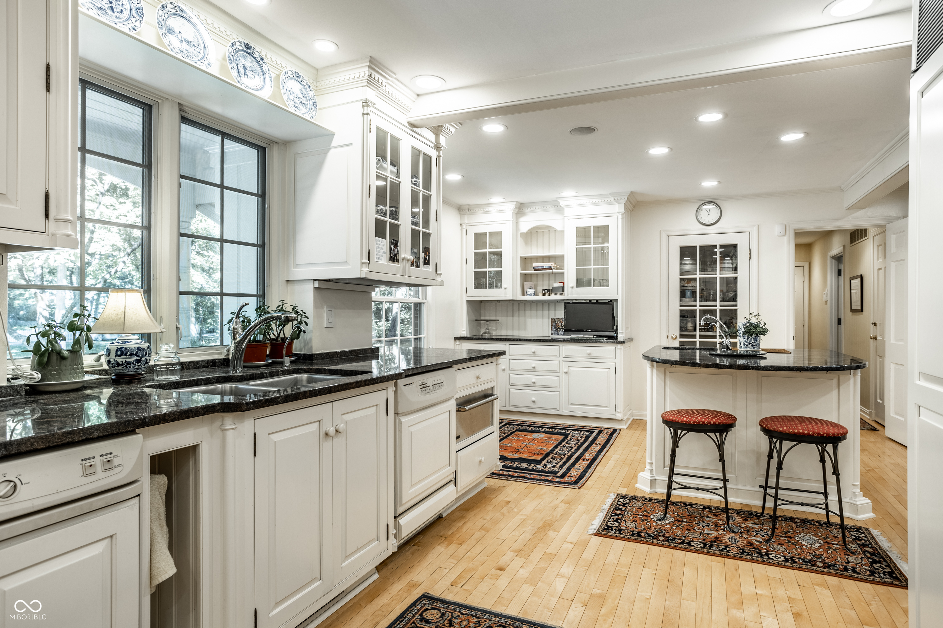 8121 N Illinois Street